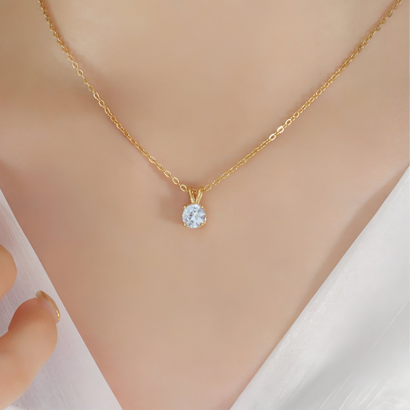 Collier pendentif solitaire pour femme, avec zircon, en acier inoxydable