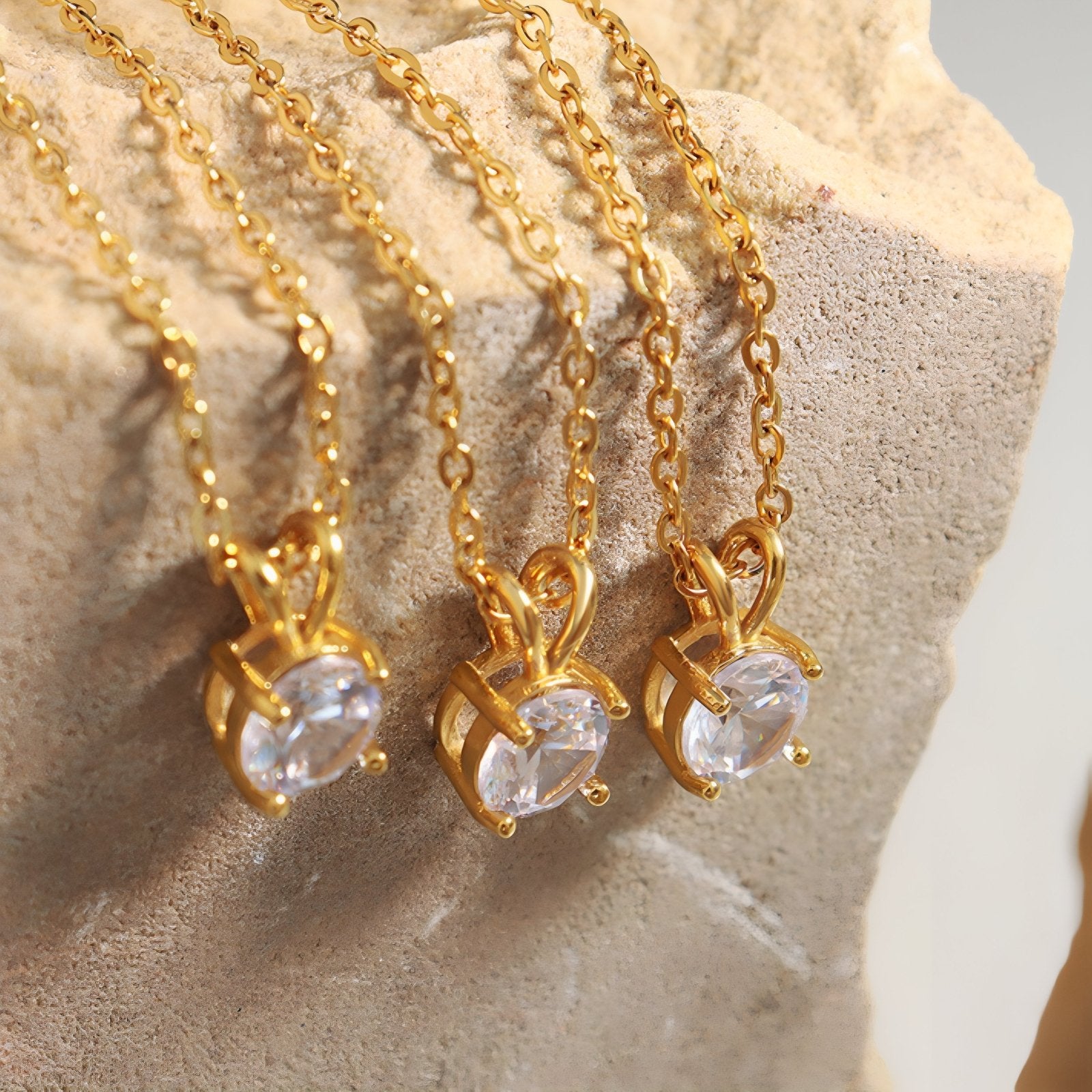 Collier pendentif solitaire pour femme, avec zircon, en acier inoxydable