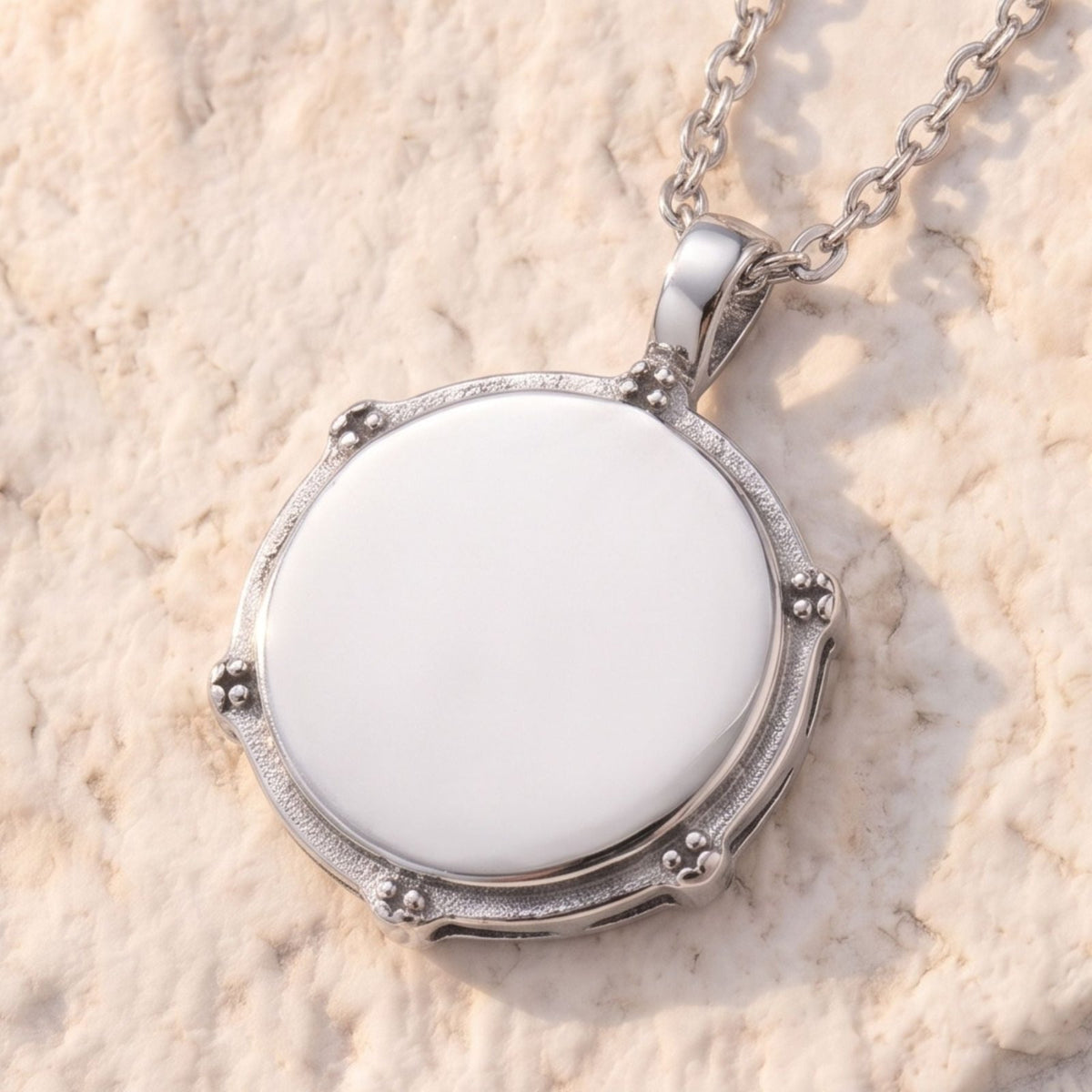 Collier pendentif tambour pour homme, en acier inoxydable argenté, médaillon lisse à bordure décorative  