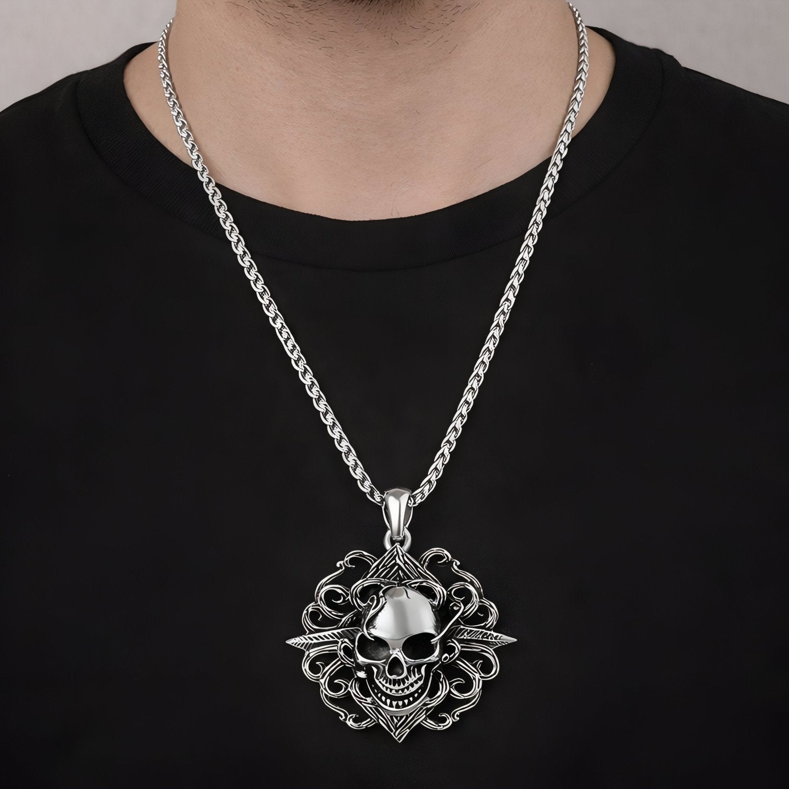 Collier pendentif tête de mort avec motifs floraux pour homme, en acier inoxydable