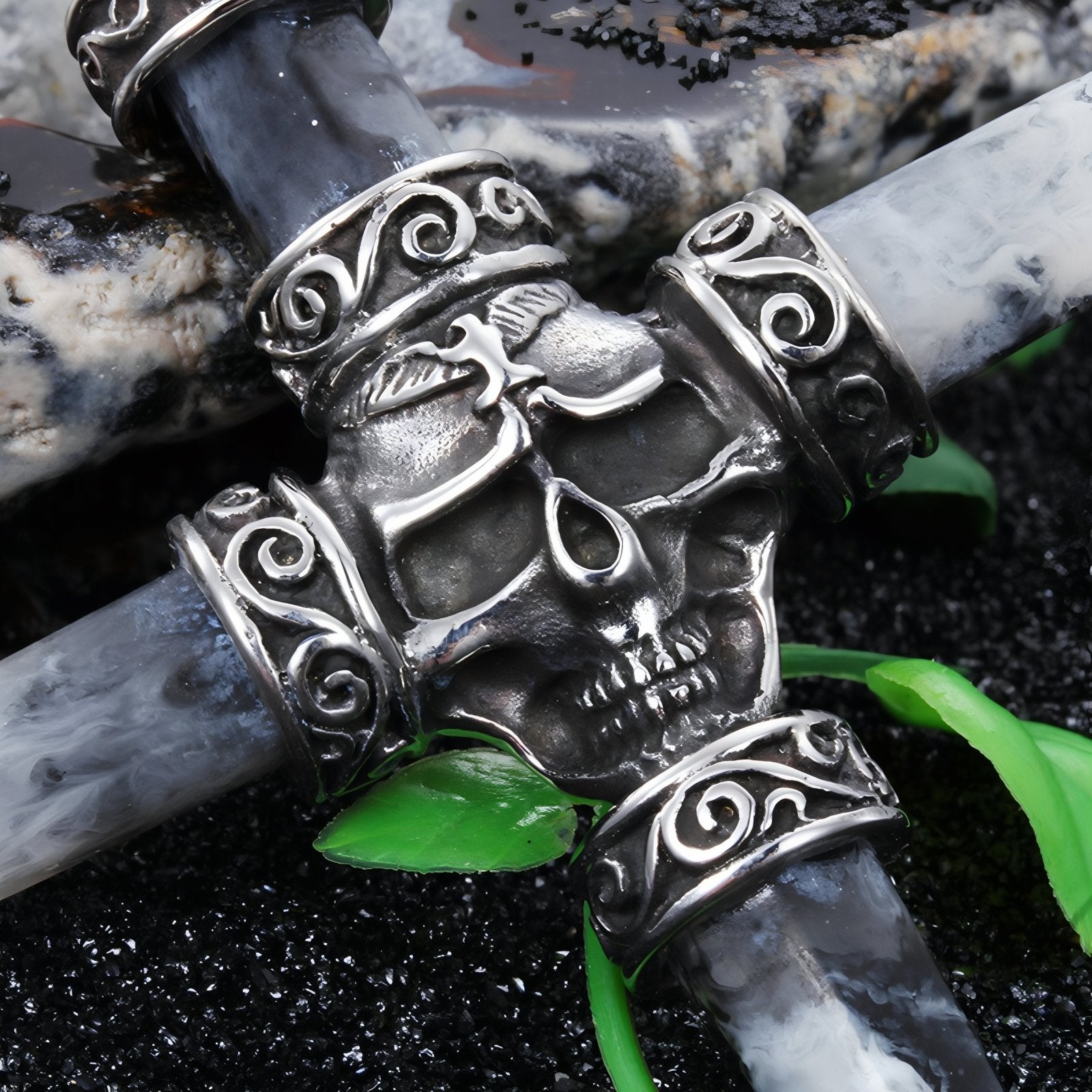 Collier pendentif tête de mort et croix, en acier inoxydable et résine, style rock