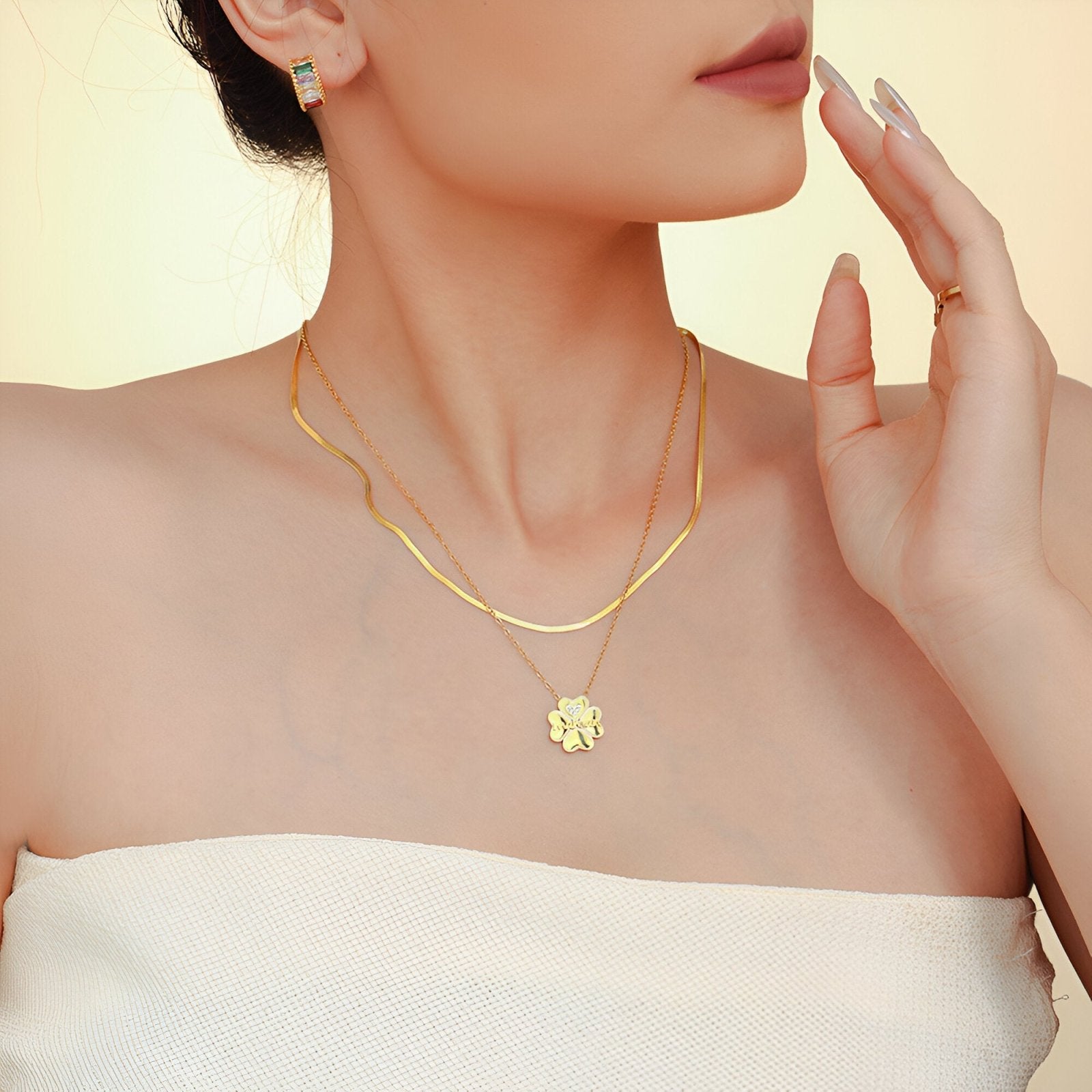 Collier pendentif trèfle doré “maman” en acier inoxydable, orné de zircons, bijou symbolique pour femme, modèle Anita