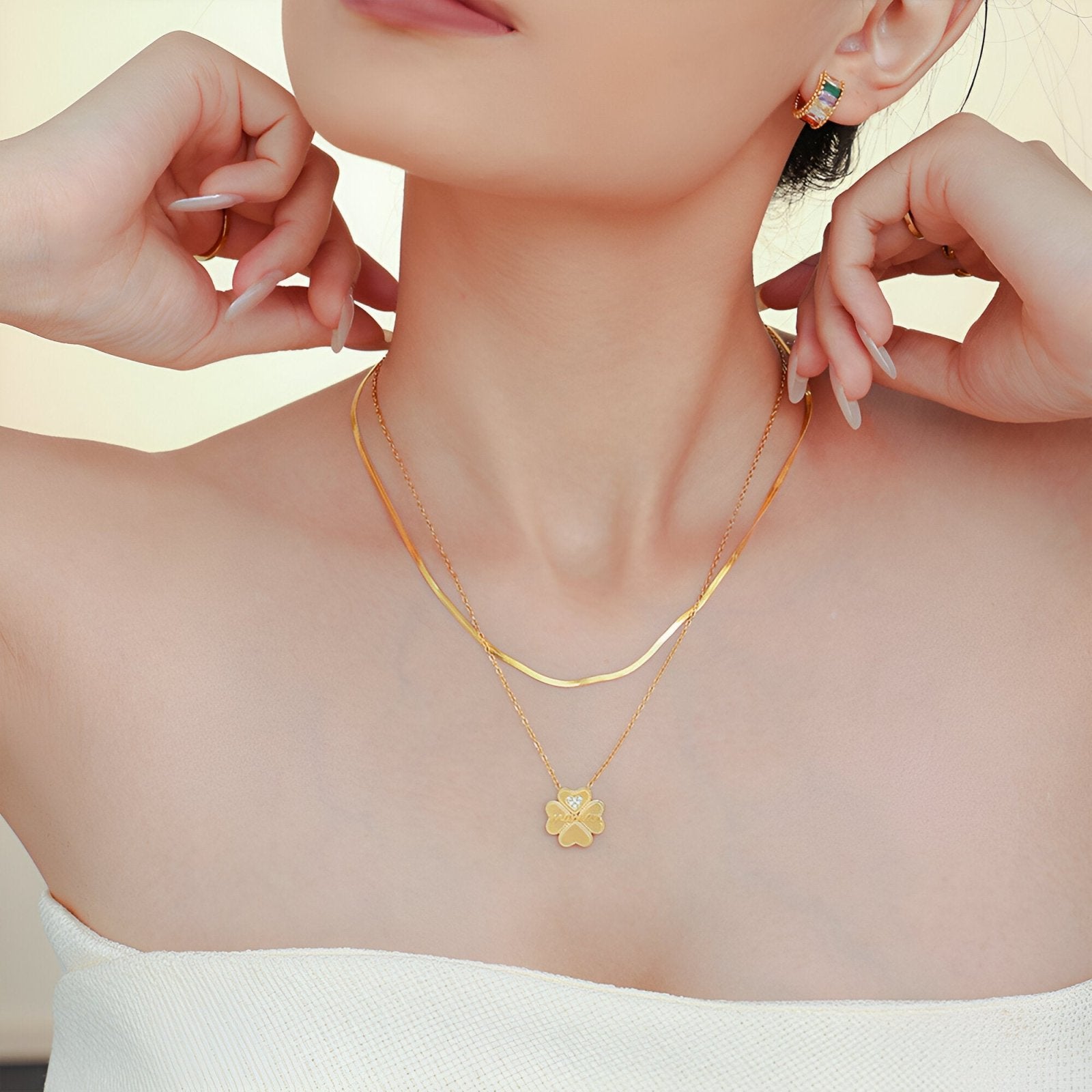 Collier pendentif trèfle doré “maman” en acier inoxydable, orné de zircons, bijou symbolique pour femme, modèle Anita
