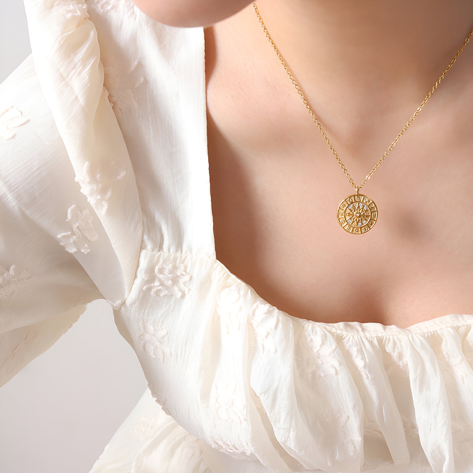 Collier pendentif zodiaque doré, médaillon étoilé en acier inoxydable et zircons, pour femme, modèle Ayla