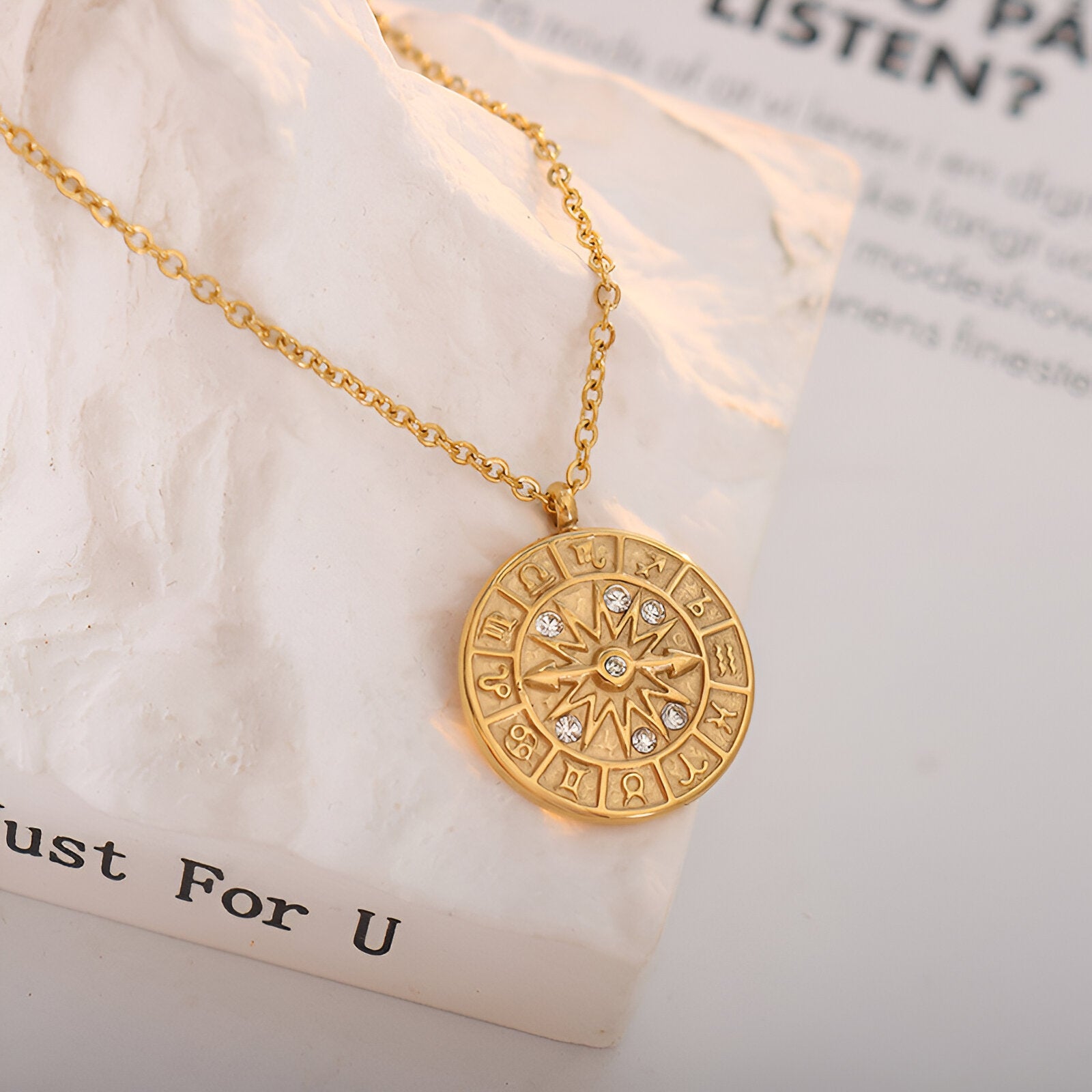 Collier pendentif zodiaque doré, médaillon étoilé en acier inoxydable et zircons, pour femme, modèle Ayla