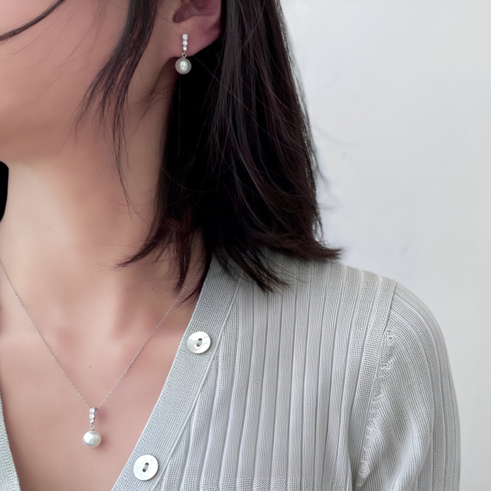 Collier perle blanche nacrée, monture argent 925, pendentif élégant, modèle Alisha
