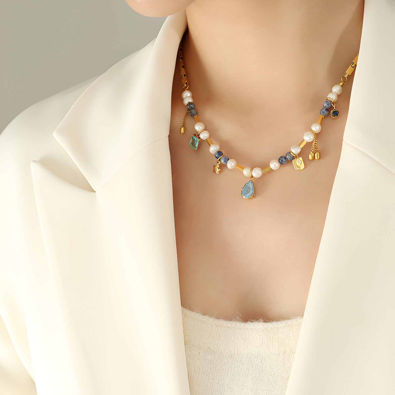 Collier perles d’eau douce, breloques dorées en acier inoxydable, pour femme, modèle Delfina