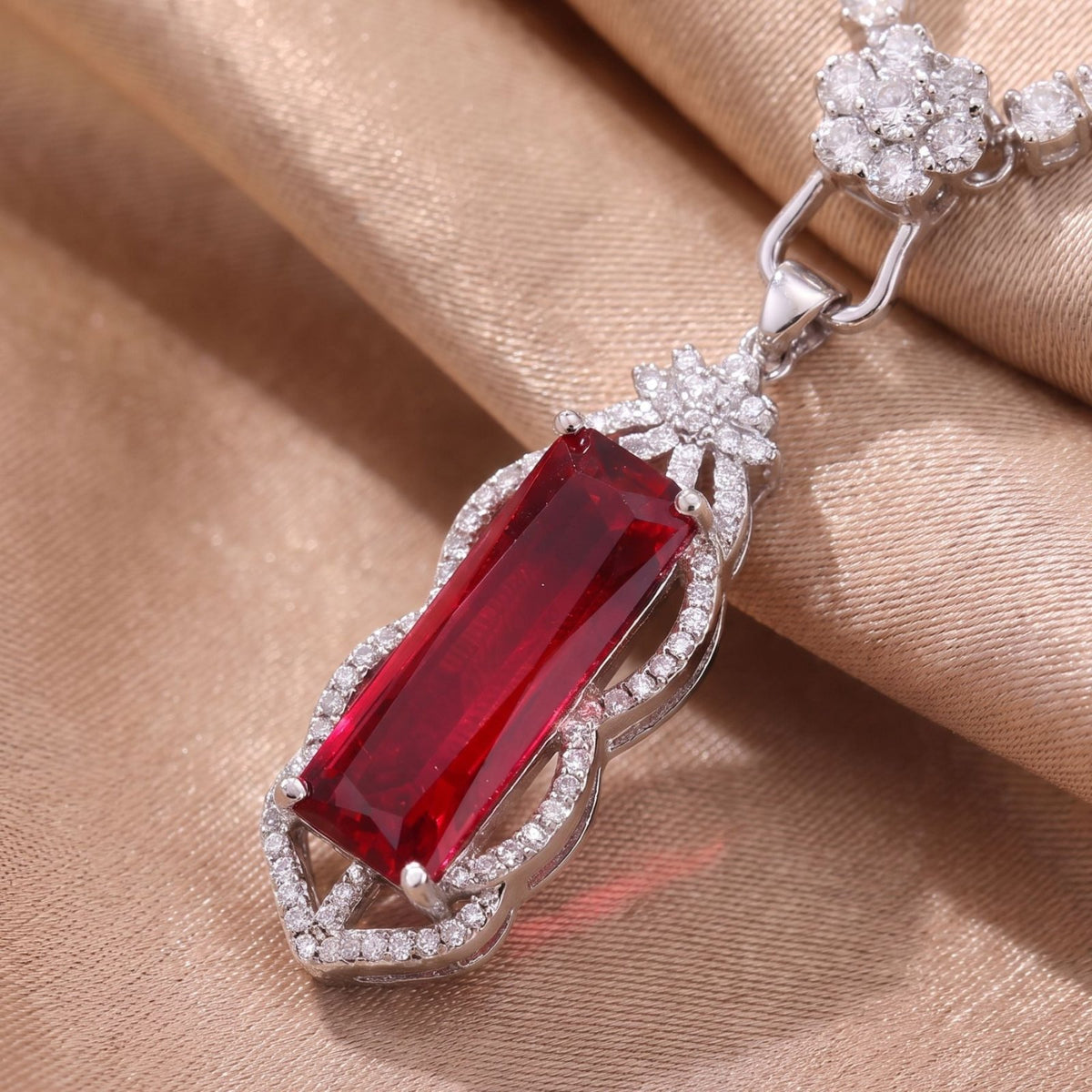 Collier pierre précieuse baguette pour femme en métal argenté, pendentif serti de pierres blanches