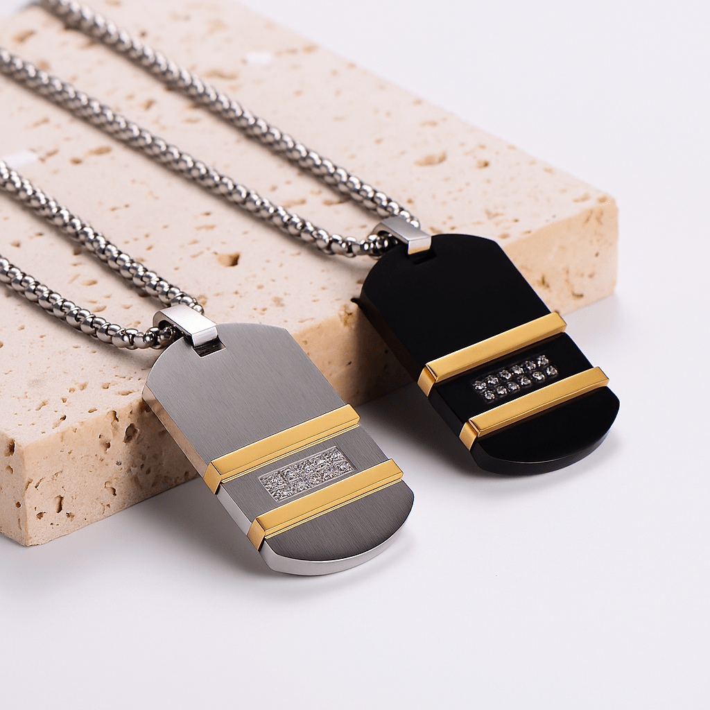 Collier Plaque militaire, en titane noir, ornée de zirconiums, maille jaseron, modèle Maverick