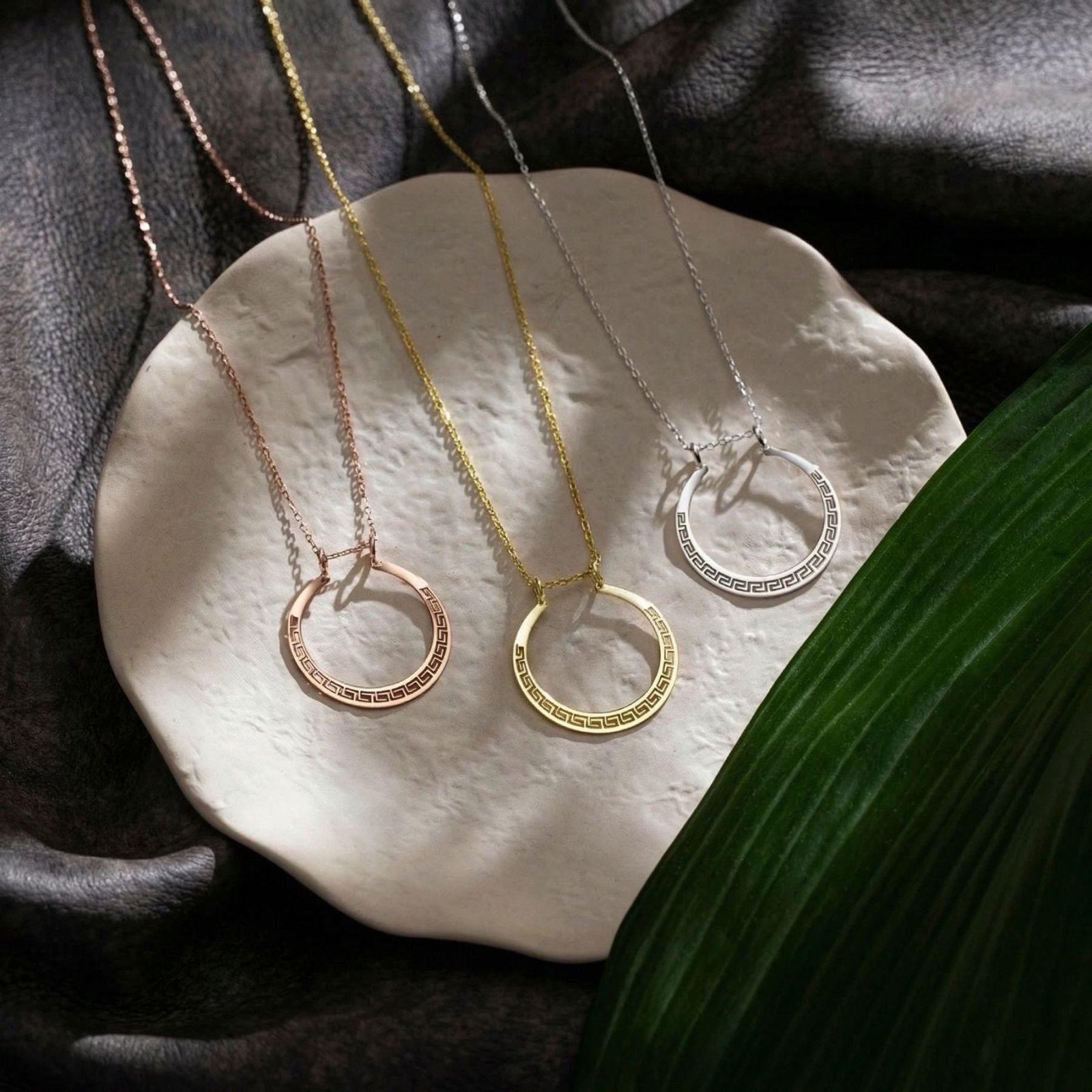 Collier porte bague pour femme, avec pendentif circulaire, en acier inoxydable