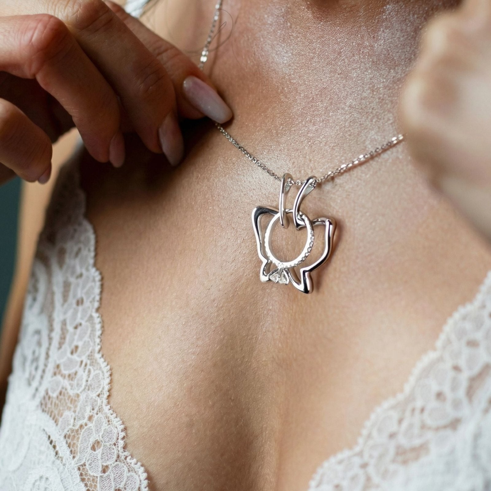 Collier porte bague pour femme, avec pendentif motif papillon, en acier inoxydable, style moderne