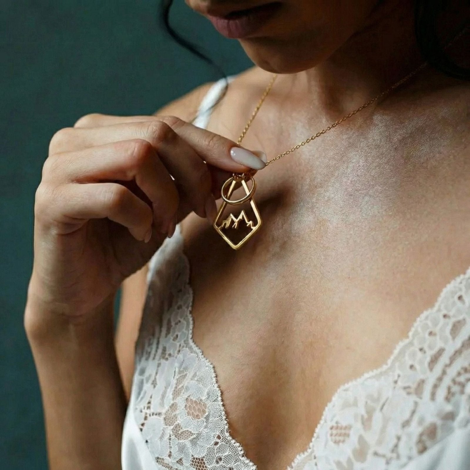 Collier porte bague pour femme, pendentif géométrique avec design montagne, en acier inoxydable