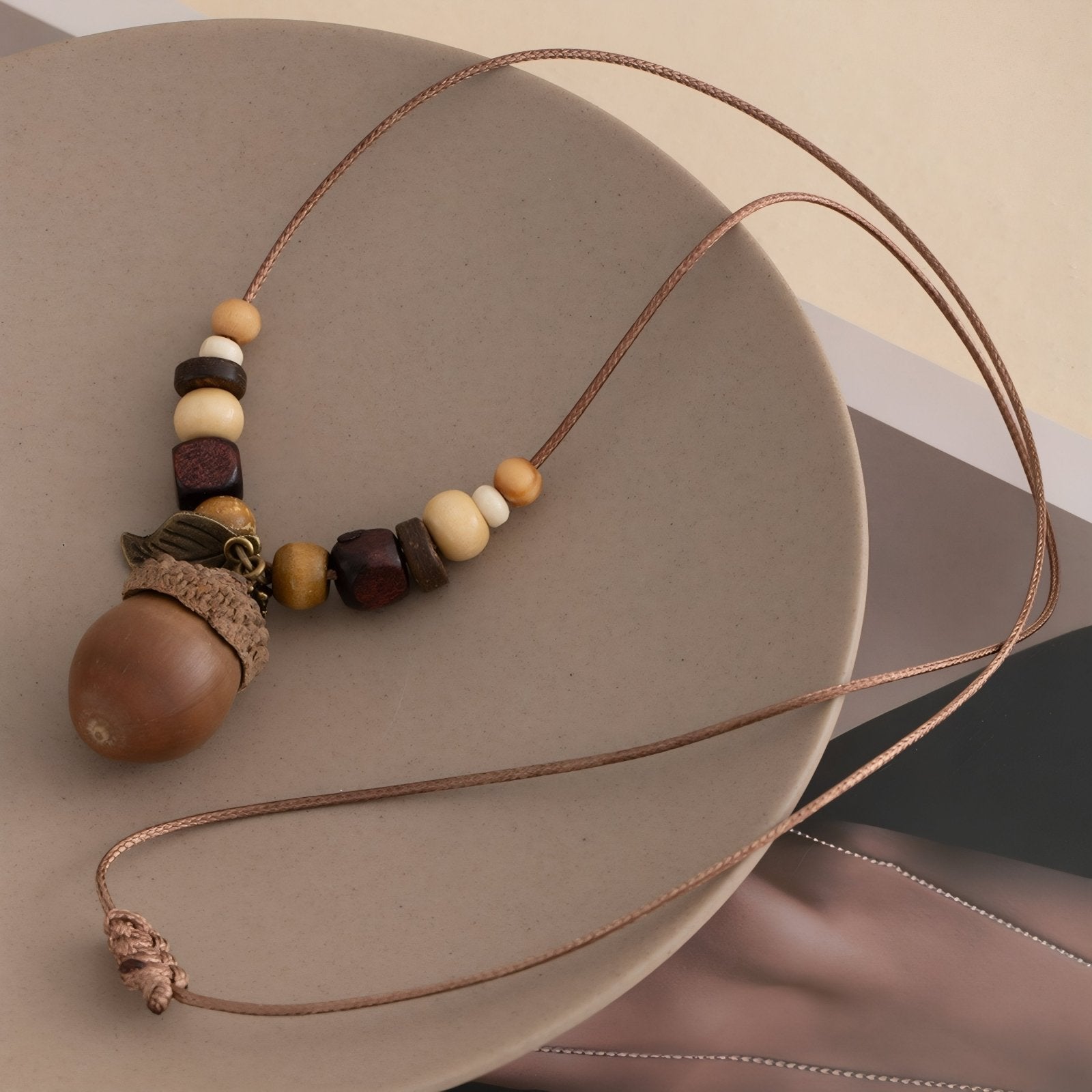 Collier pour femme en bois, avec pendentif gland naturel, style bohème