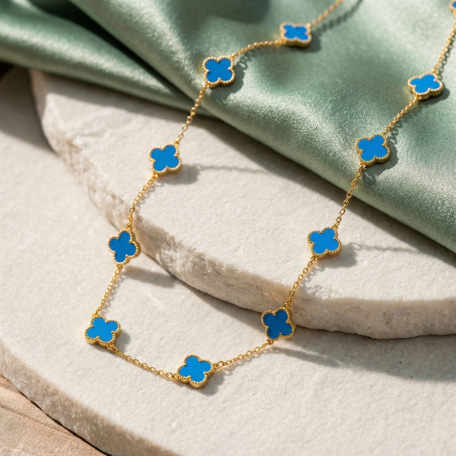 Collier pour femme, pendentifs à trèfles, émail coloré, taille réglable, chic et intemporel