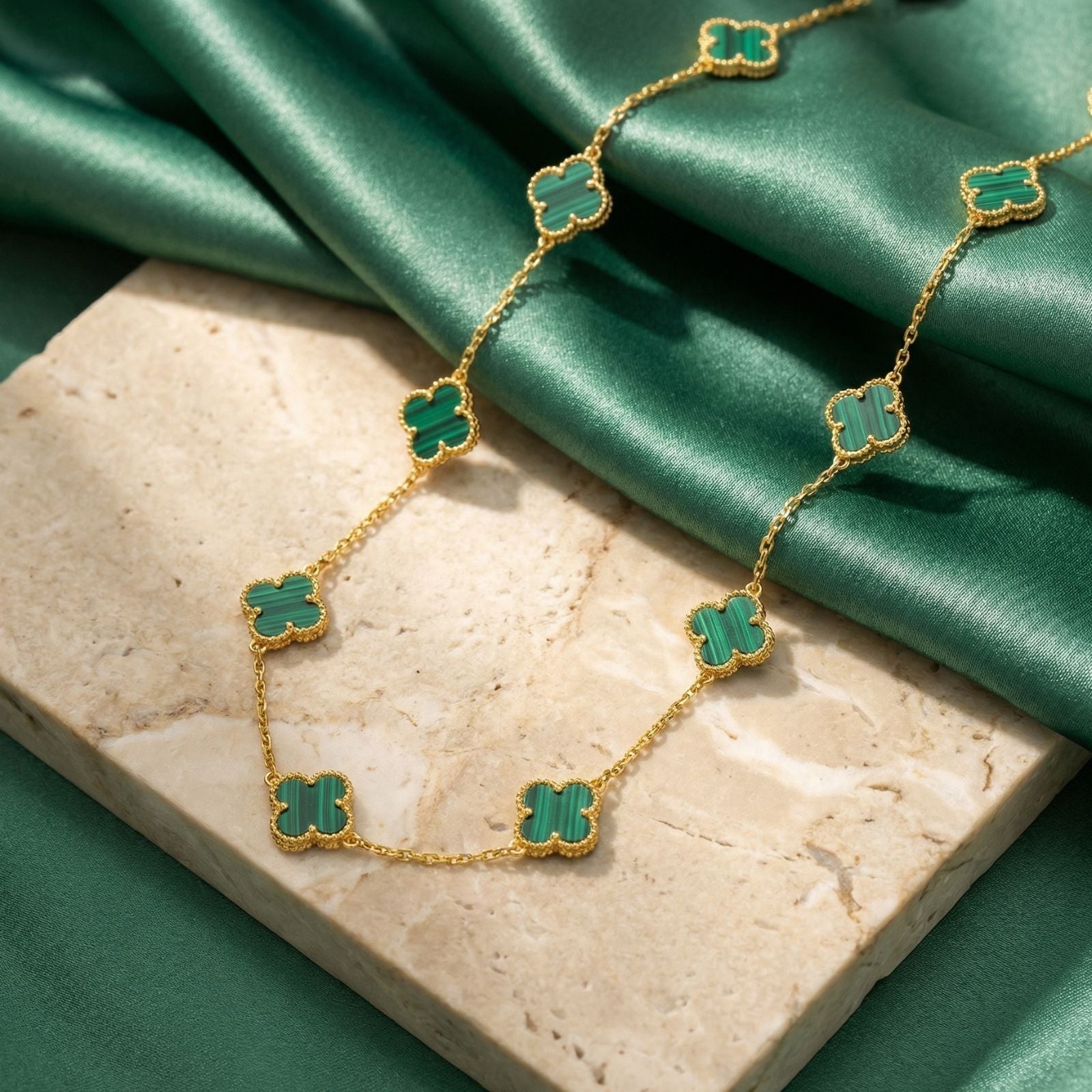 Collier pour femme, pendentifs à trèfles, émail coloré, taille réglable, chic et intemporel