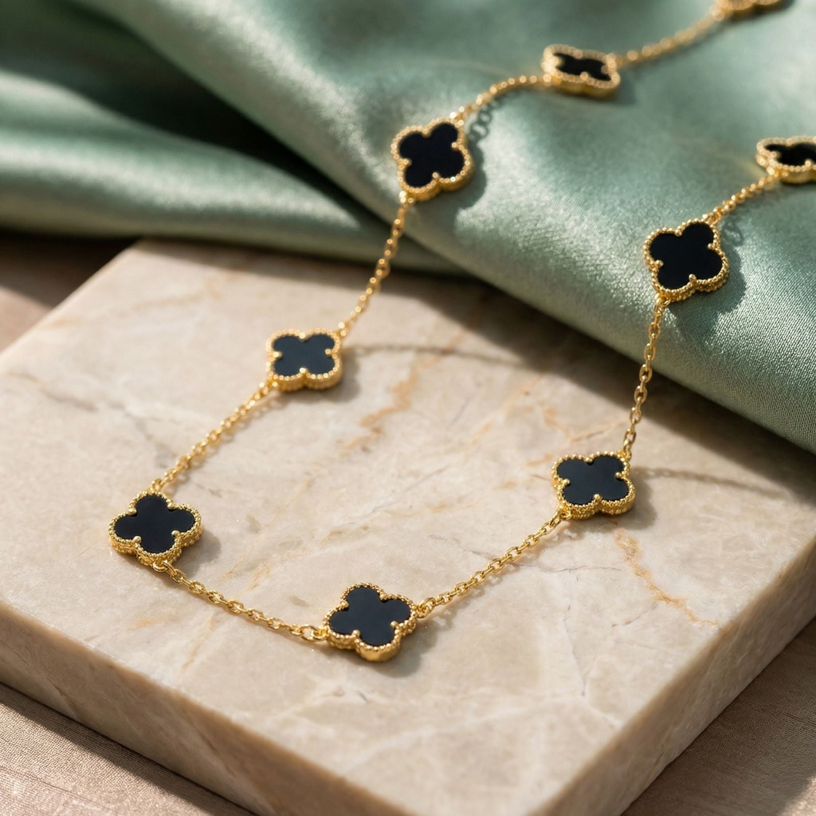 Collier pour femme, pendentifs à trèfles, émail coloré, taille réglable, chic et intemporel