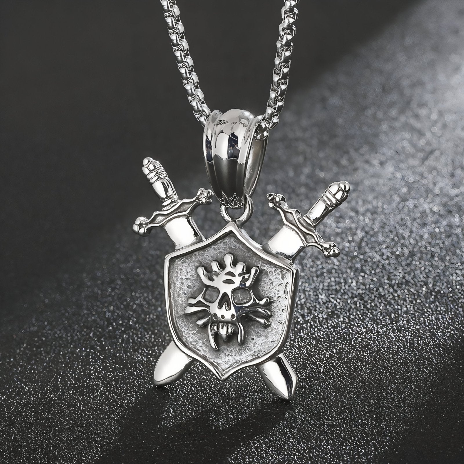 Collier pour homme, avec pendentif tête de mort guerrière et bouclier gothique, en acier inoxydable