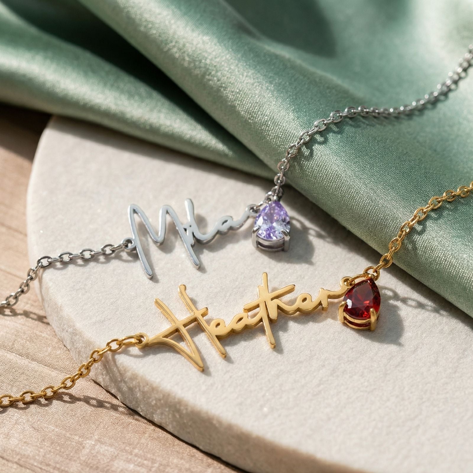 Collier prénom personnalisé avec pierre de naissance