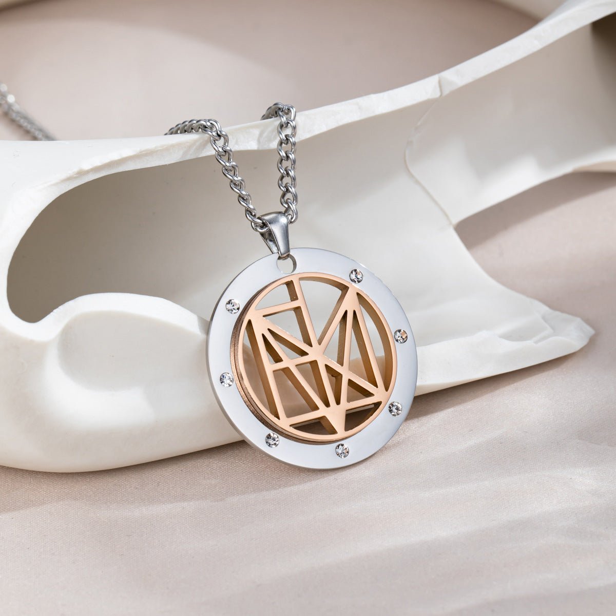 Collier prénom style géométrique, pendentif rond en acier inoxydable avec zircons, homme ou femme
