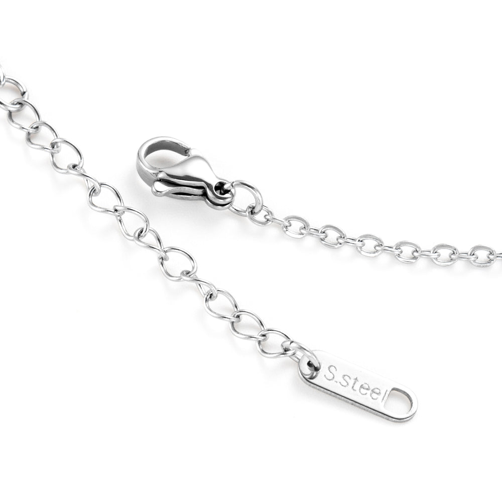 Collier prénom vertical personnalisé, typographie fine, en acier inoxydable, modèle Chiara