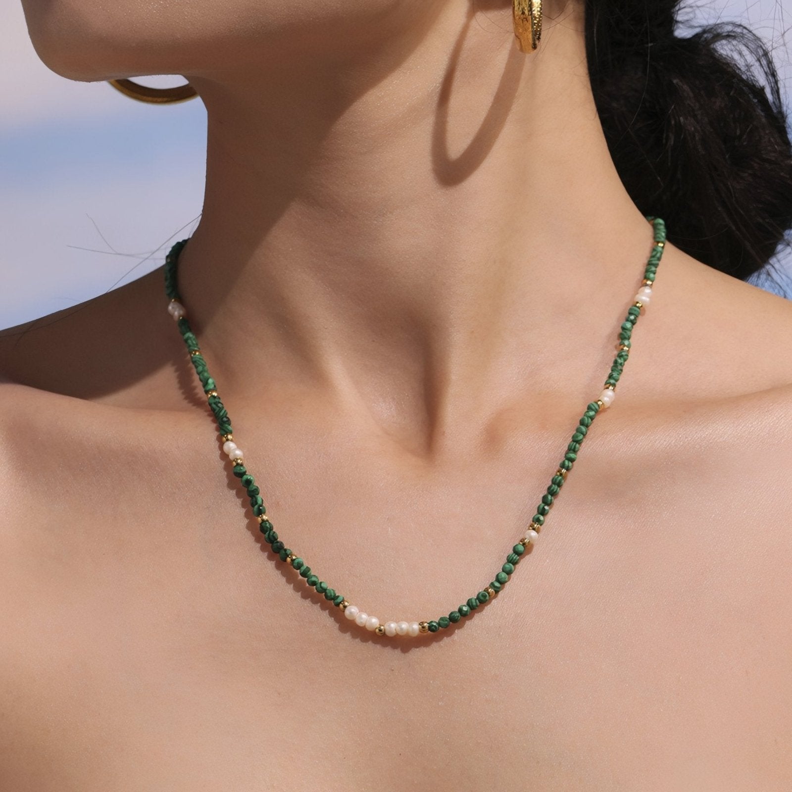 Collier ras - de - cou femme, pierres naturelles malachite et perles d’eau douce, fermoir en acier inoxydable