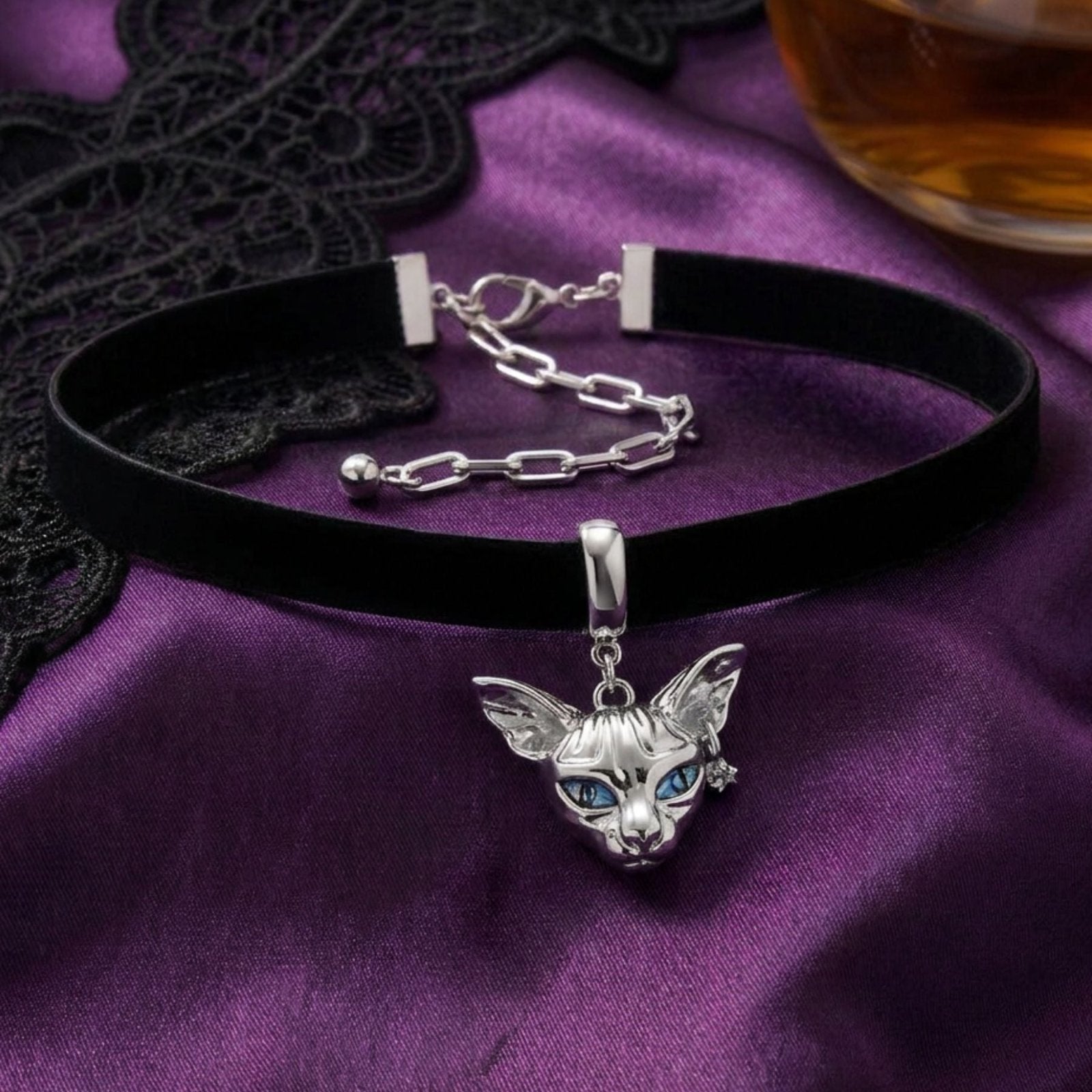 Collier ras de cou gothique pour femme, en simili cuir noir, avec pendentif tête de chat en cuivre