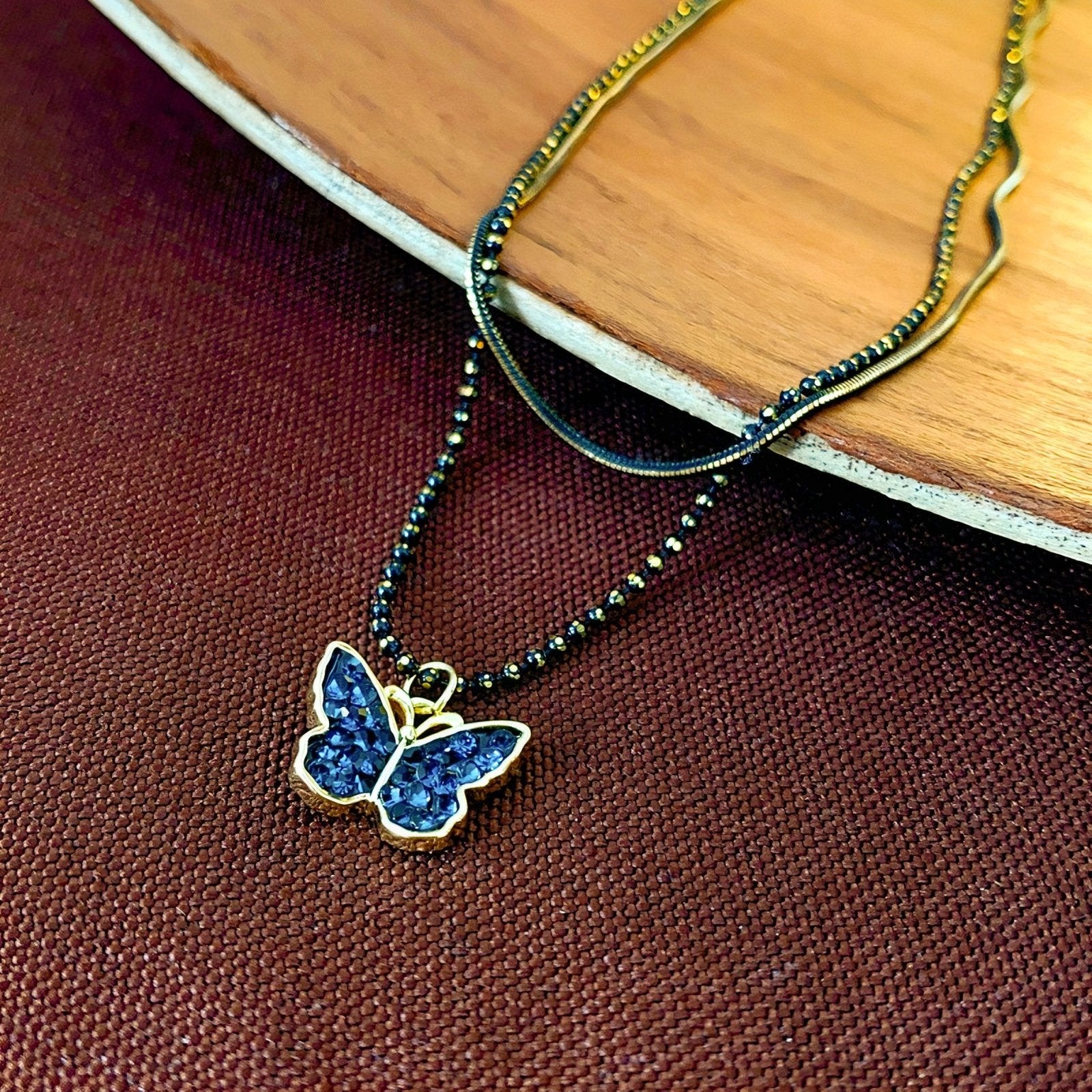 Collier ras de cou multi rangs, pendentif papillon strass bleu, taille ajustable, modèle Heather