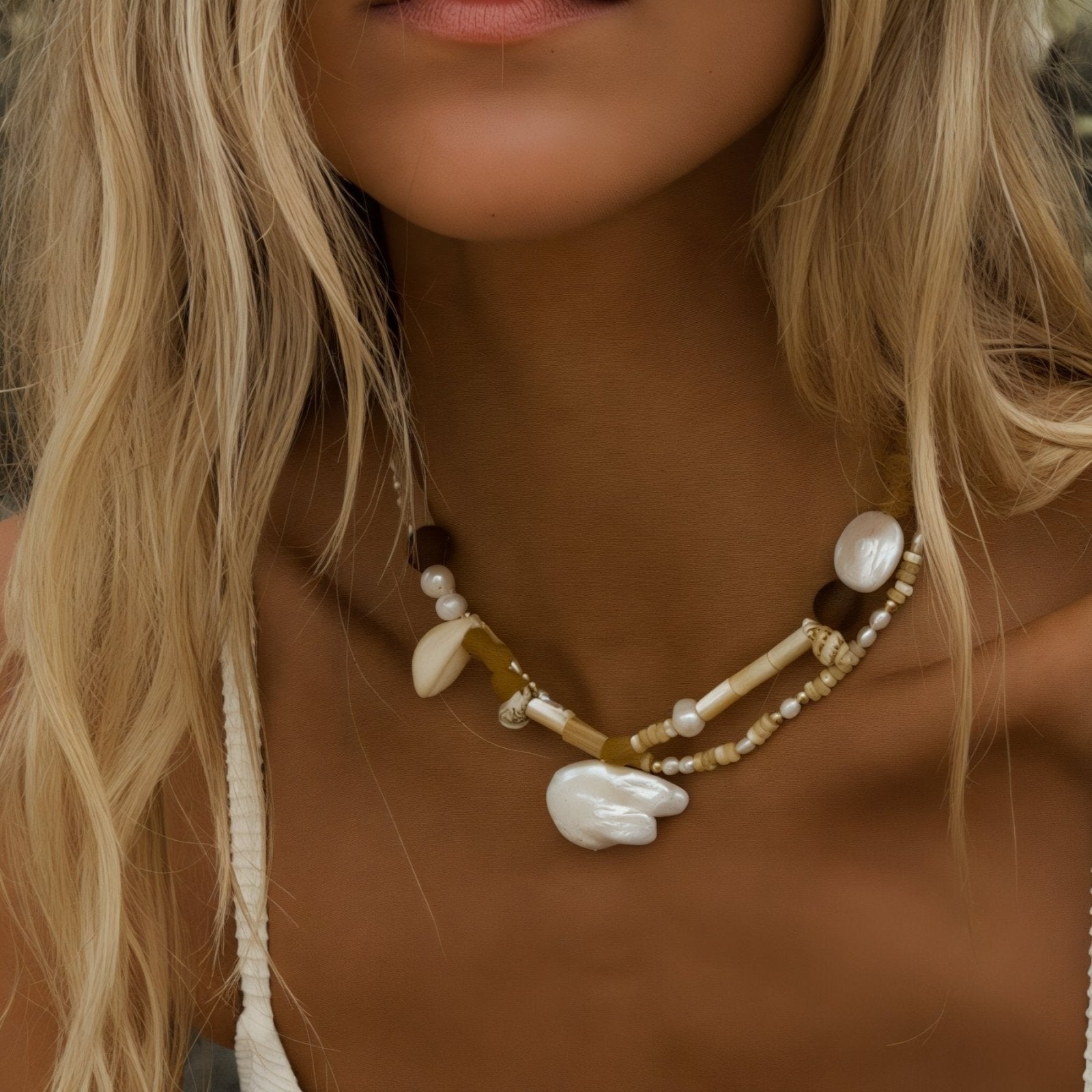 Collier ras - du - cou coquillage et perles, style bohème naturel, modèle Cynthia