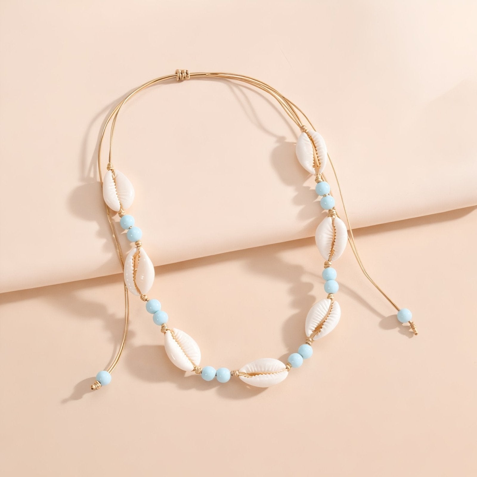Collier ras - du - cou coquillage, perles pastel, corde tressée réglable, modèle Choisy
