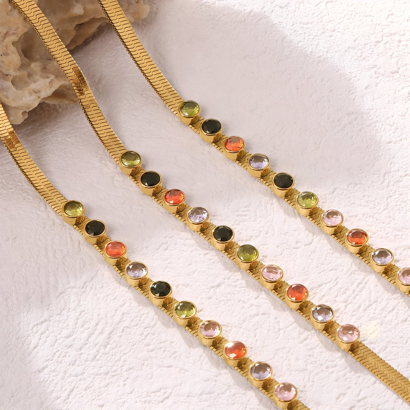 Collier ras - du - cou maille serpent plaqué or 18K, orné de zircons multicolores, en acier inoxydable