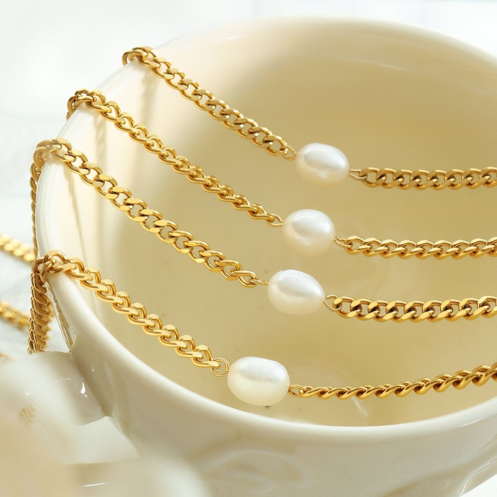 Collier ras - du - cou pour femme, avec perle blanche, en acier inoxydable, style moderne