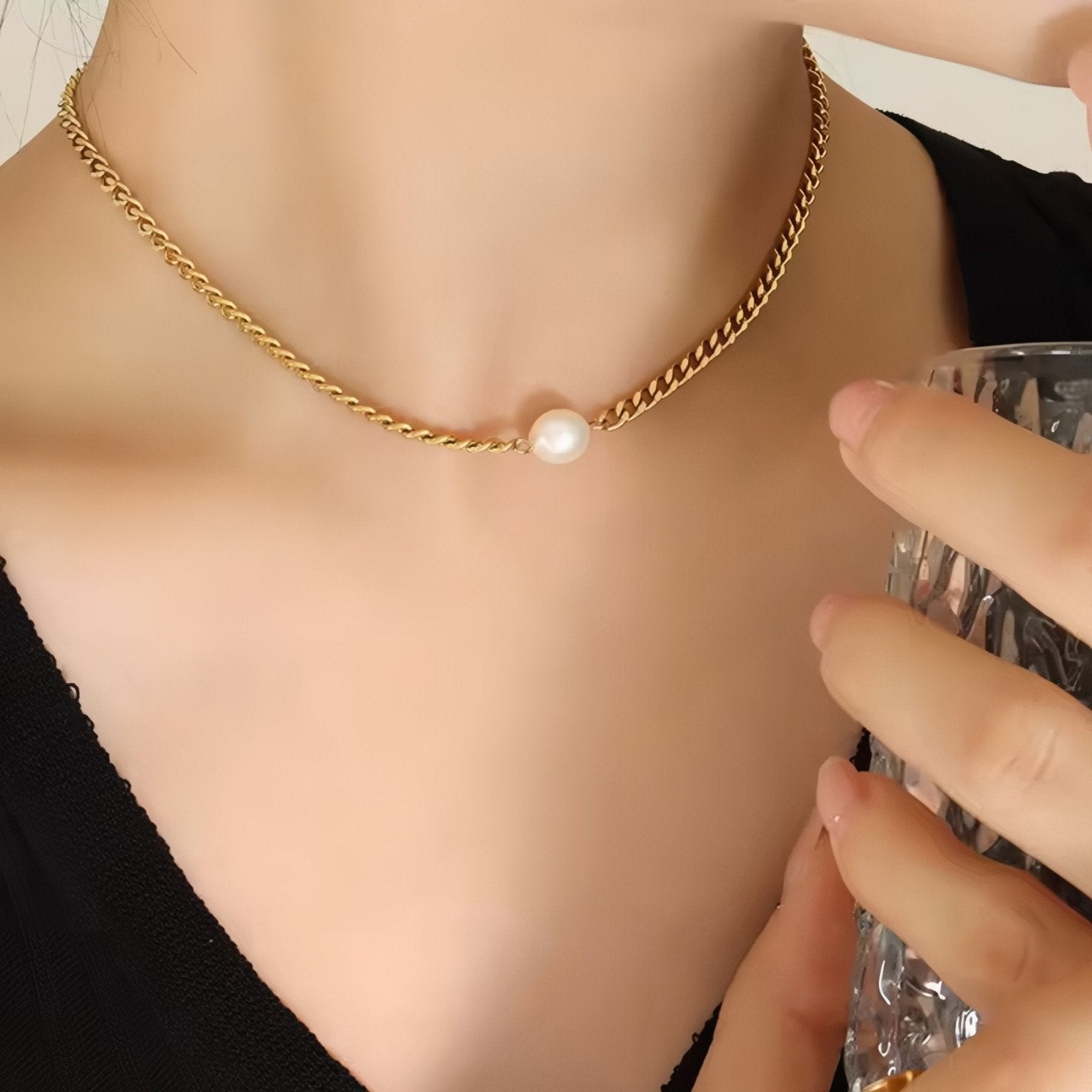 Collier ras - du - cou pour femme, avec perle blanche, en acier inoxydable, style moderne