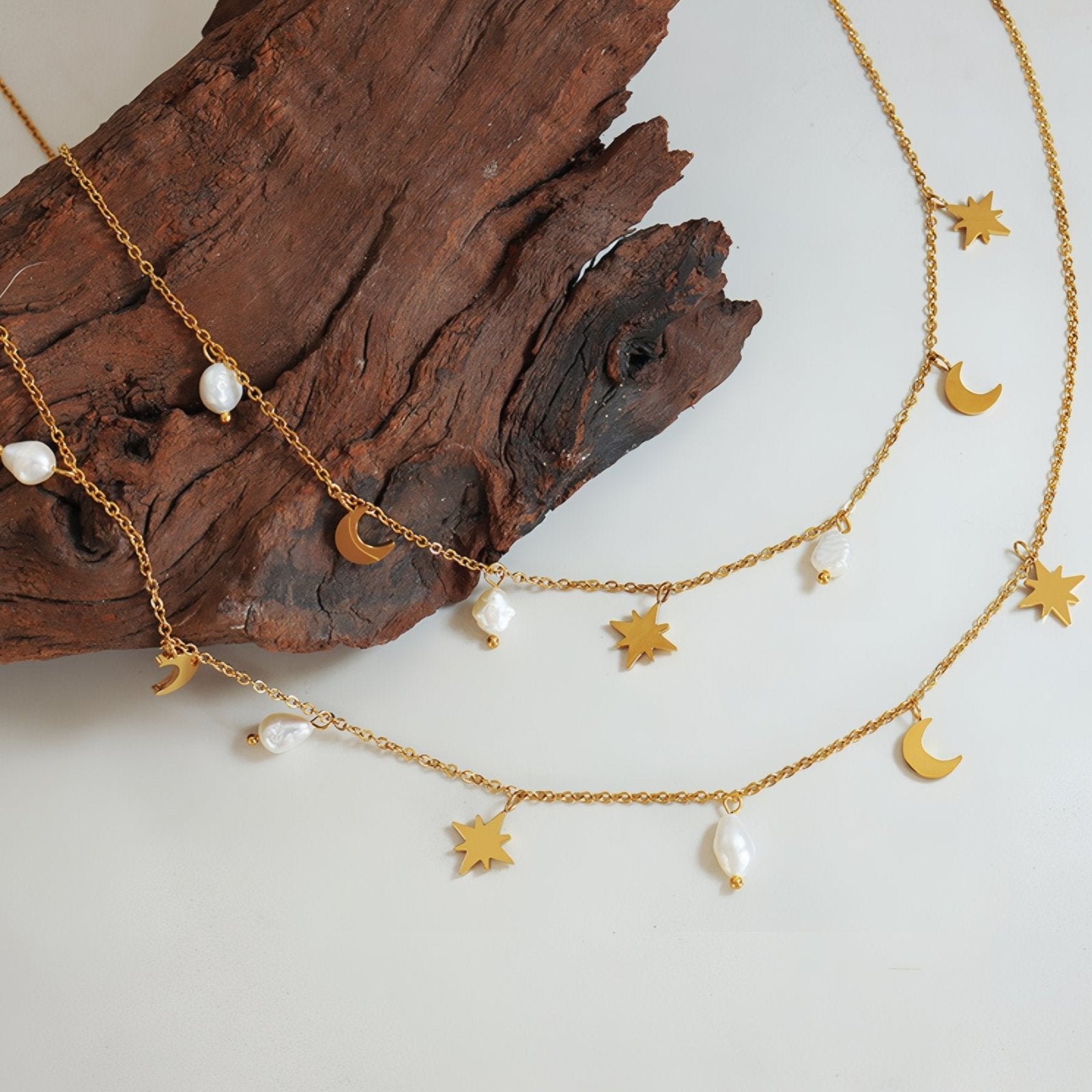 Collier ras - du - cou pour femme, avec perles de nacre et pendentifs lune et étoile, en acier inoxydable