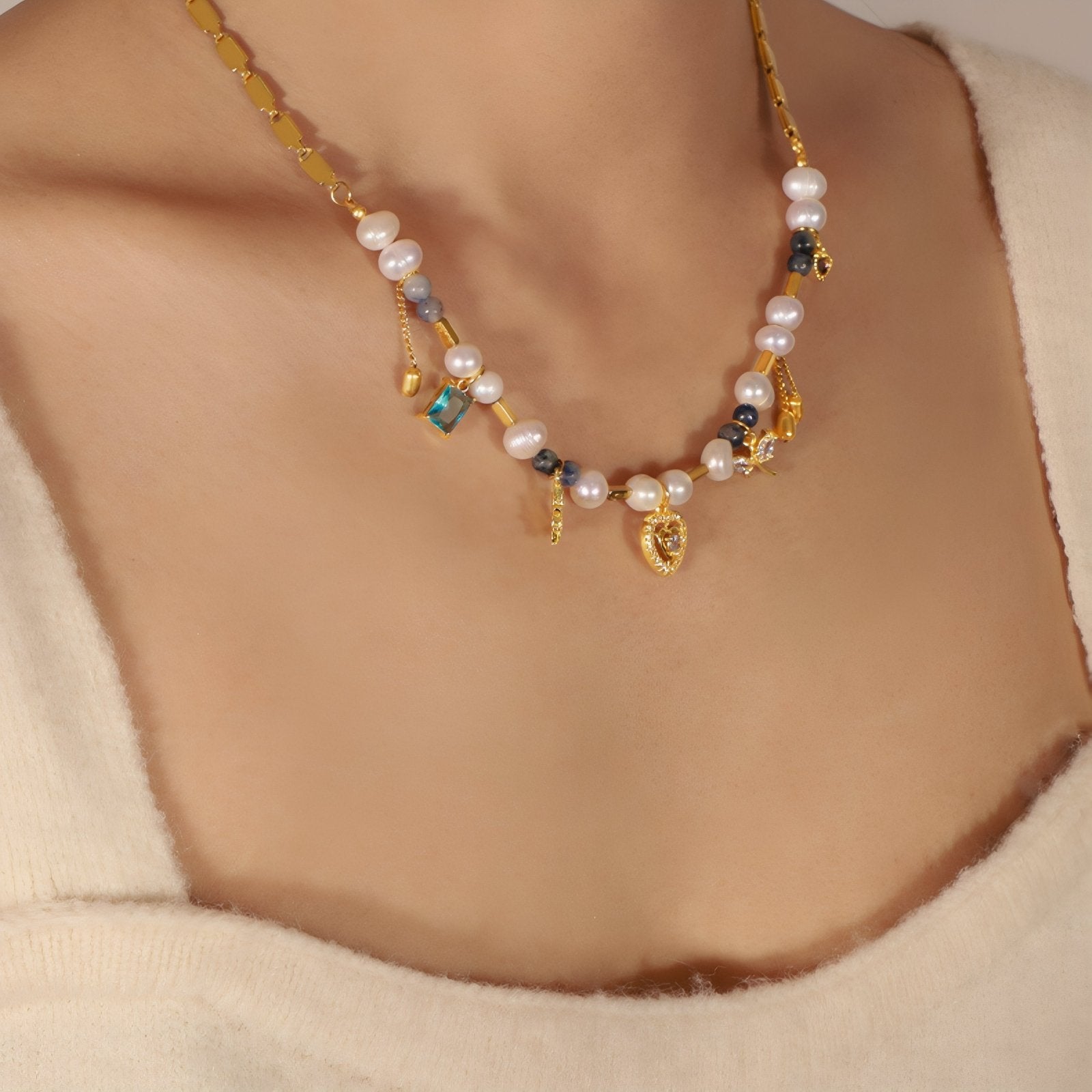 Collier ras - du - cou pour femme, pendentif cœur, avec perles d’eau douce, en acier inoxydable