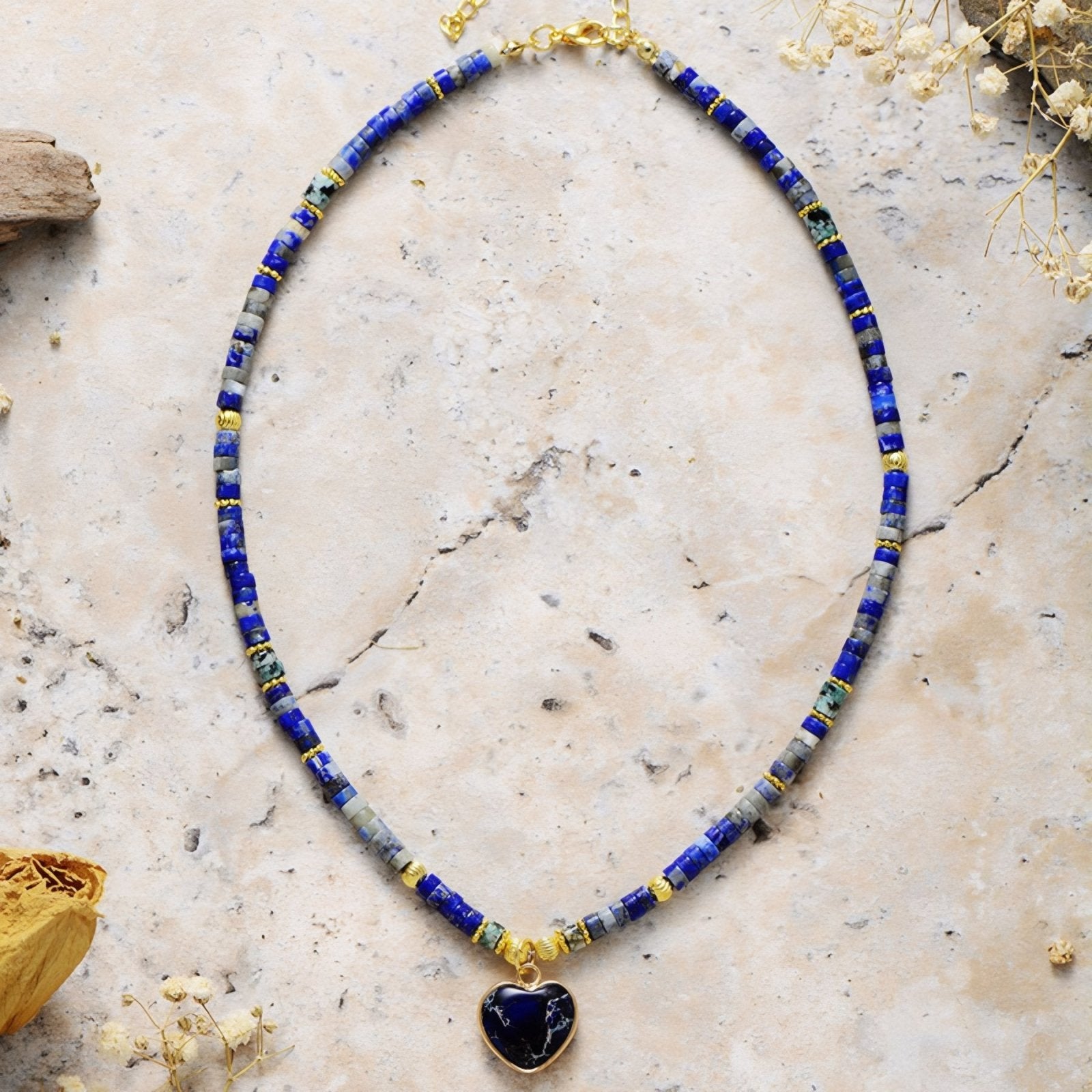 Collier ras - du - cou pour femme, pierres naturelles lapis lazuli et pendentif cœur, style bohème