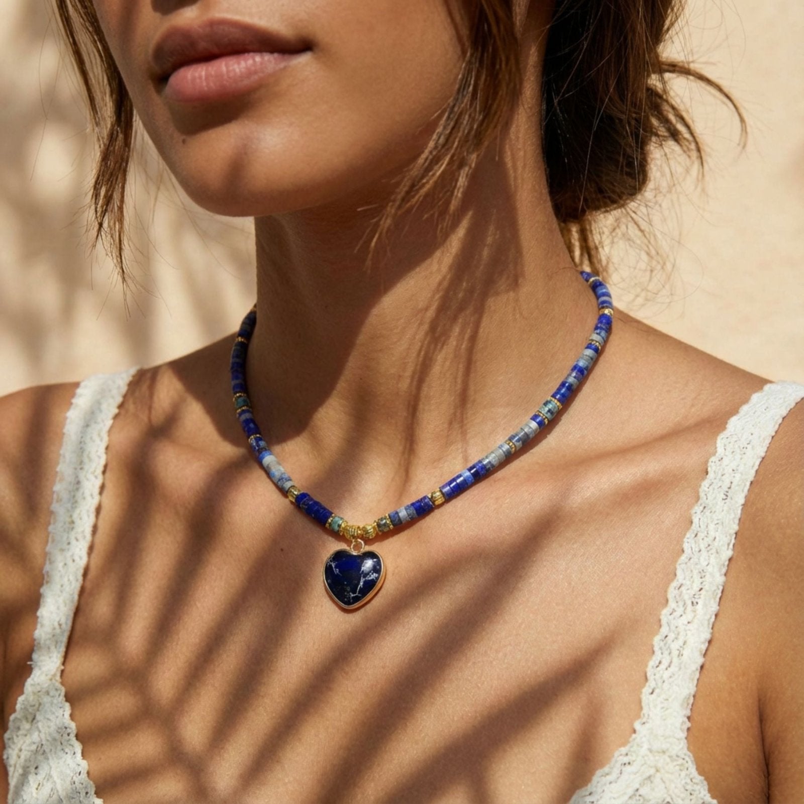 Collier ras - du - cou pour femme, pierres naturelles lapis lazuli et pendentif cœur, style bohème