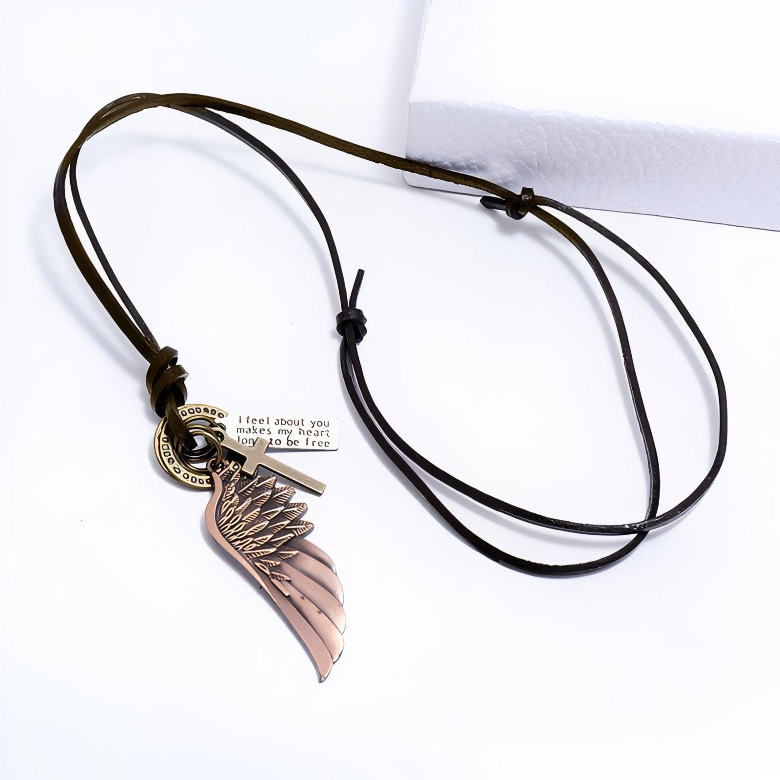 Collier rétro unisexe, pendentif aile d'ange et croix, cordon en cuir marron