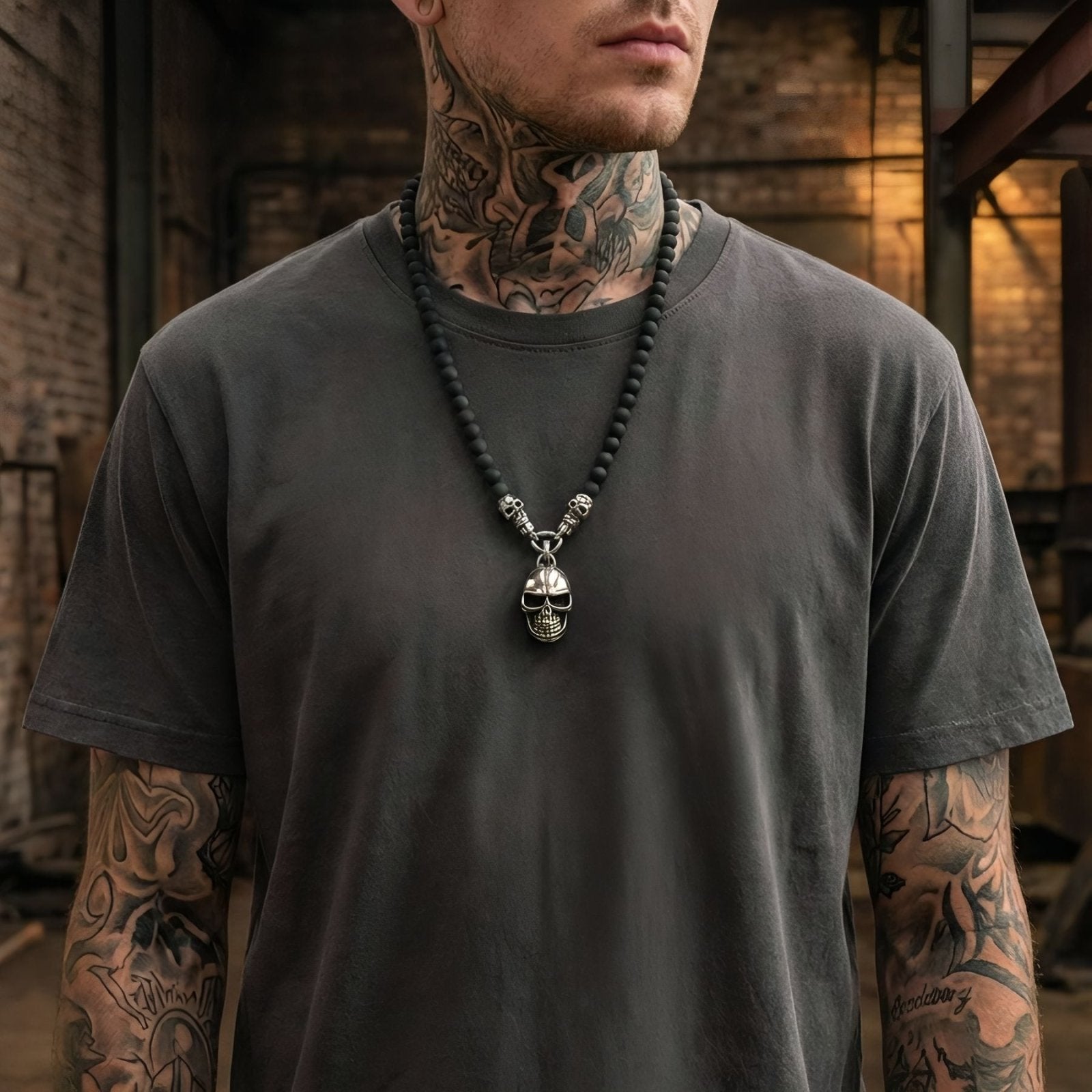 Collier rock pour homme, avec perles de verre et pendentif tête de mort en acier inoxydable