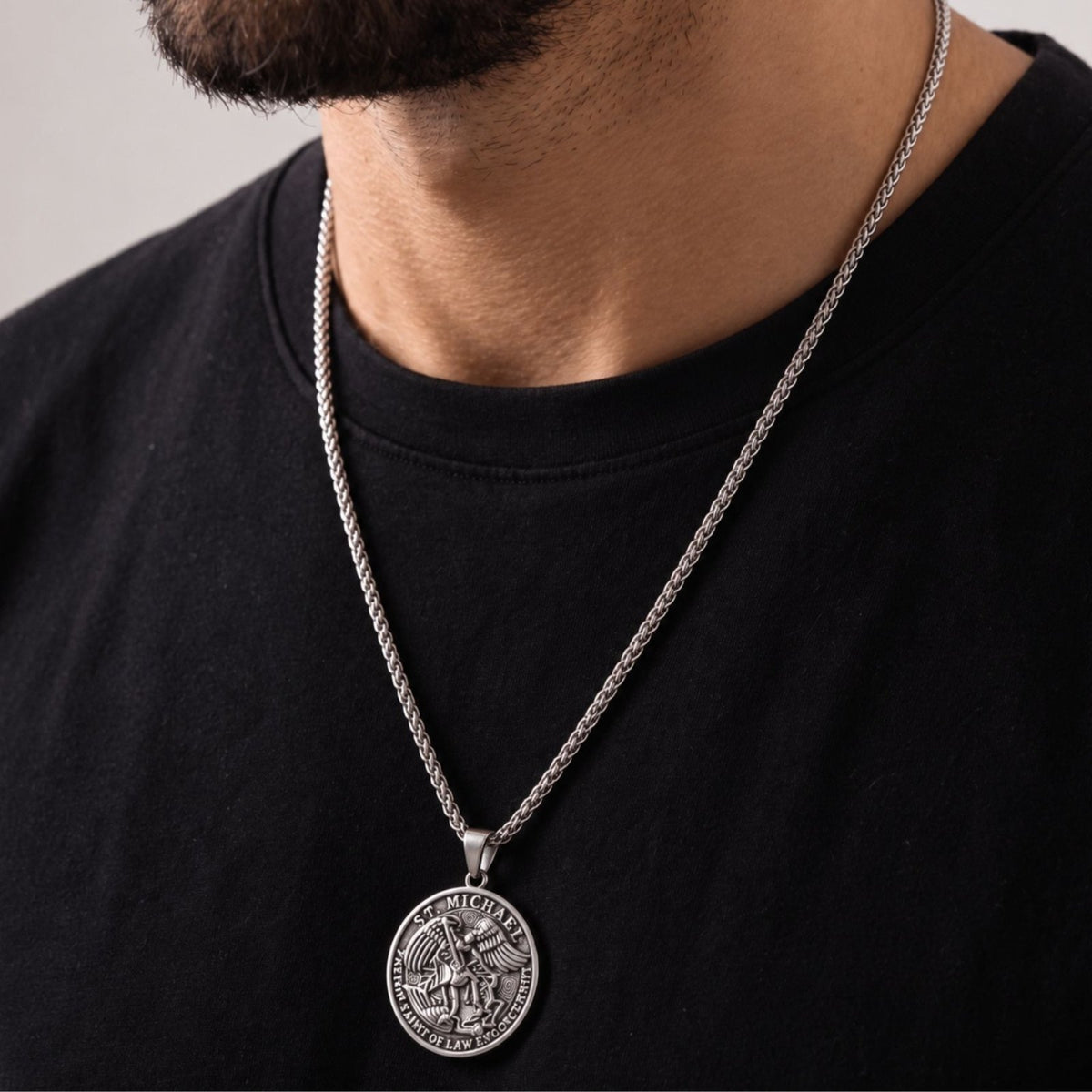 Collier Saint Michel Archange pour homme, en acier inoxydable argenté, médaillon religieux avec prière