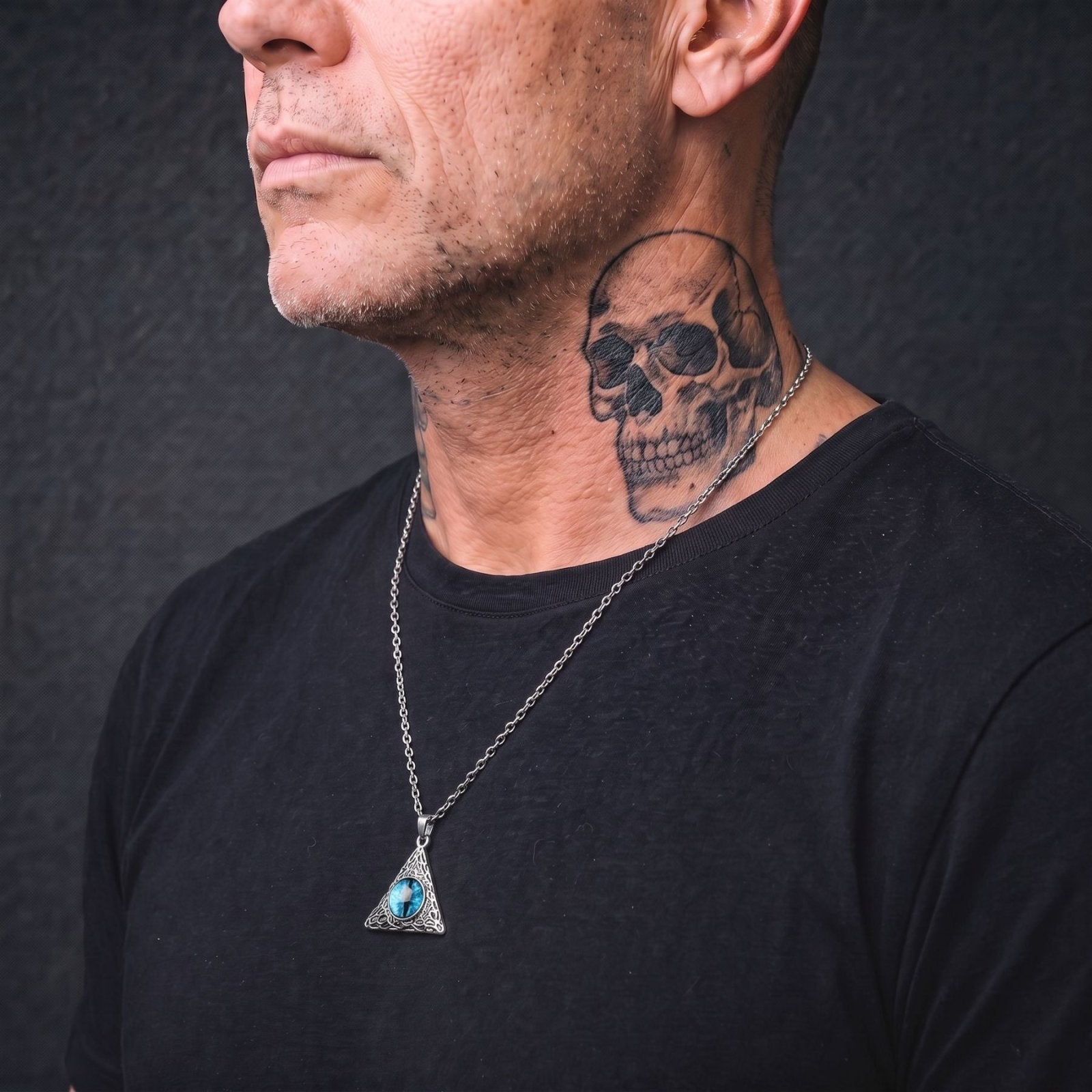 Collier satanique unisexe, en alliage de zinc, avec pendentif oeil de sauron triangulaire