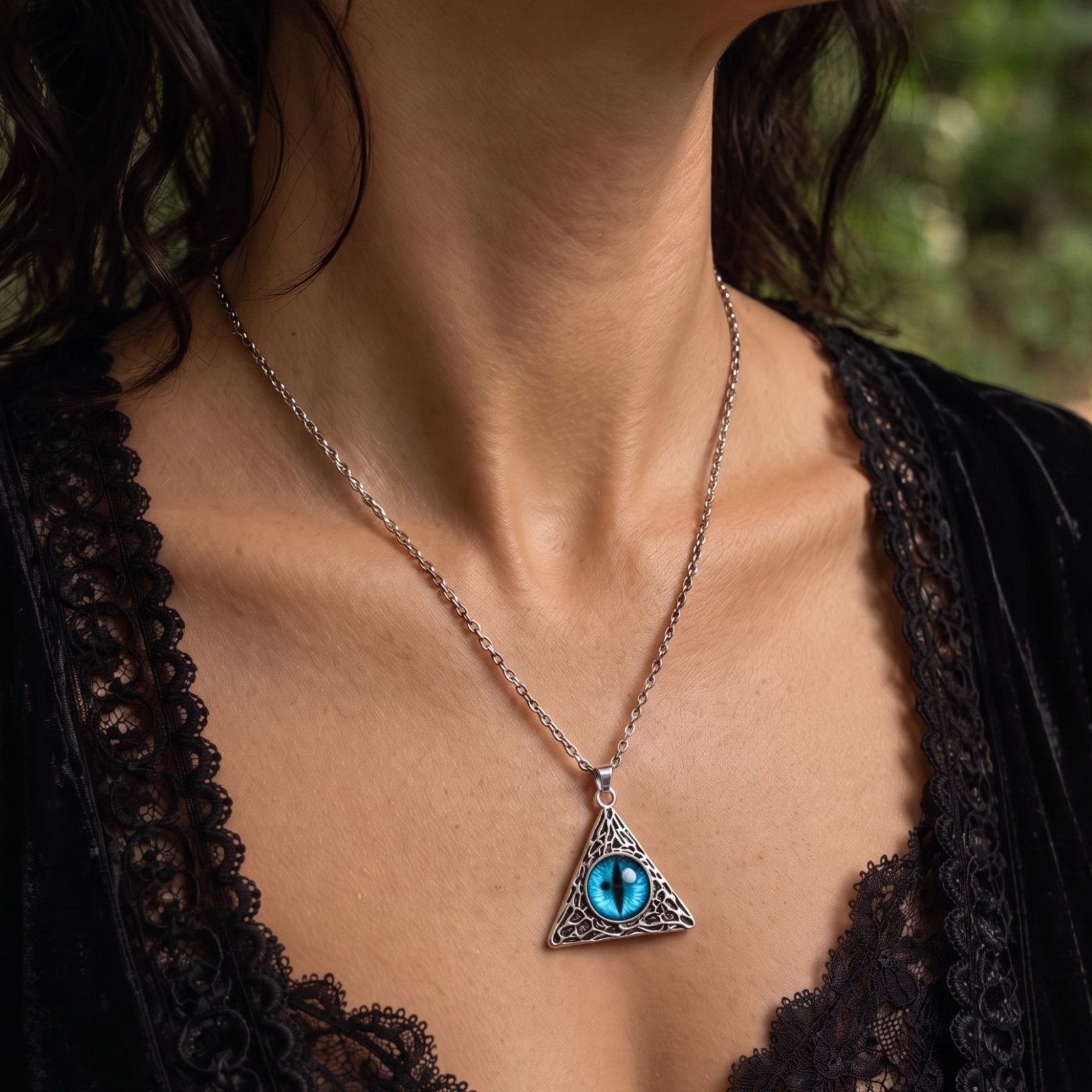 Collier satanique unisexe, en alliage de zinc, avec pendentif oeil de sauron triangulaire