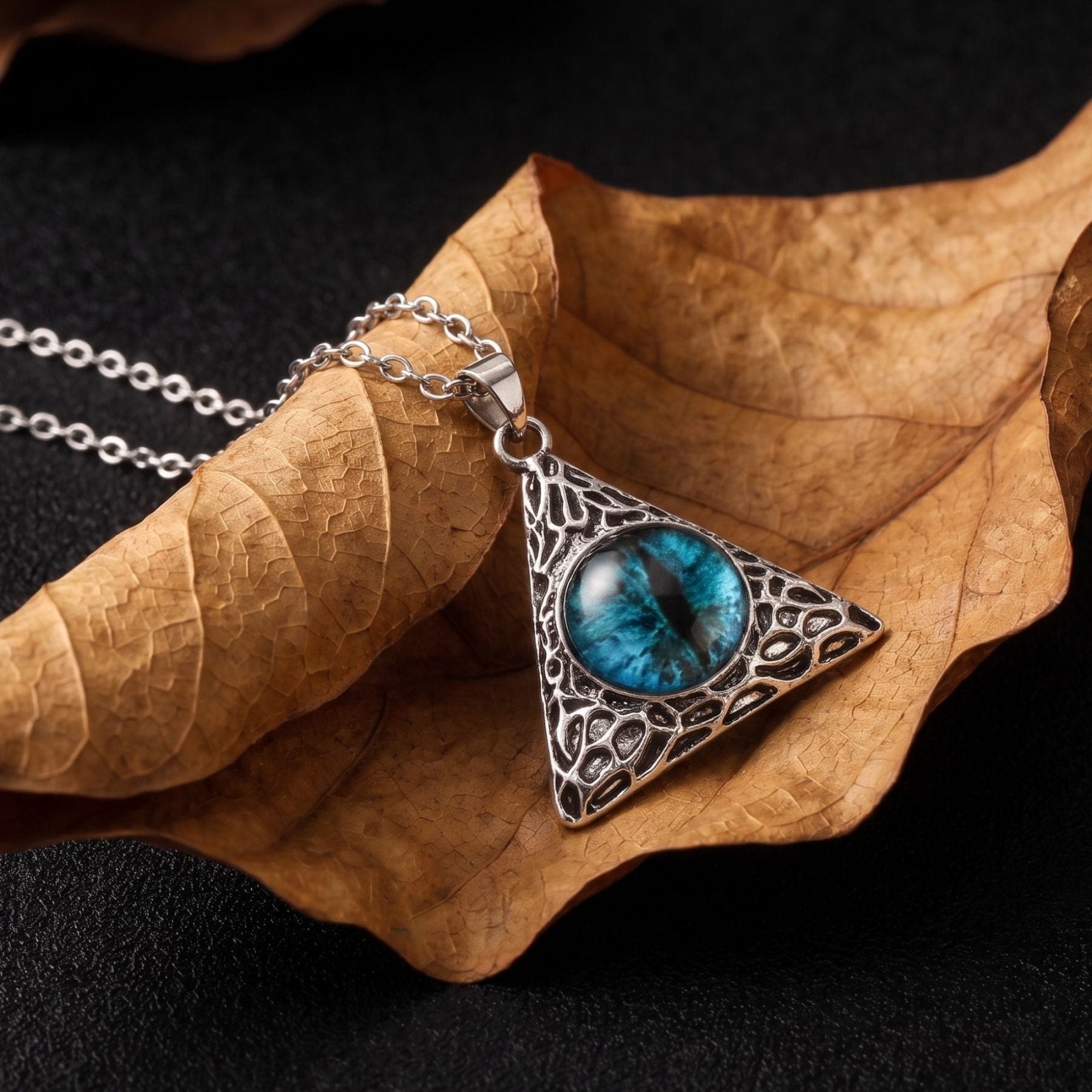 Collier satanique unisexe, en alliage de zinc, avec pendentif oeil de sauron triangulaire