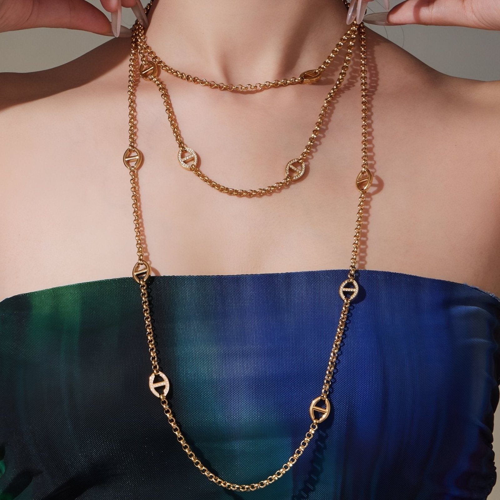 Collier sautoir or pour femme, ovales pavés de zircons, en acier inoxydable