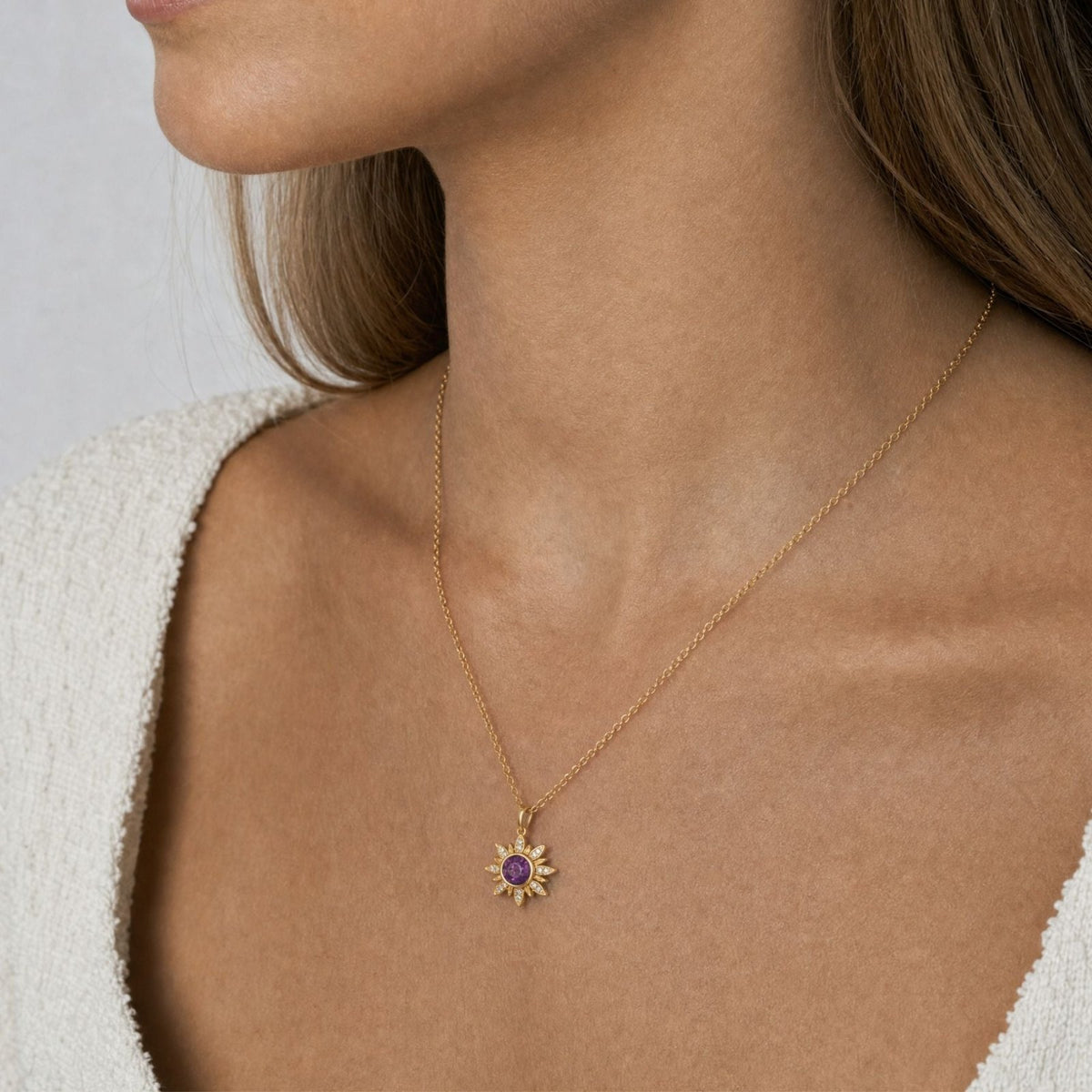 Collier soleil pour femme, en acier inoxydable doré, pendentif rond effet irisé serti de zircons