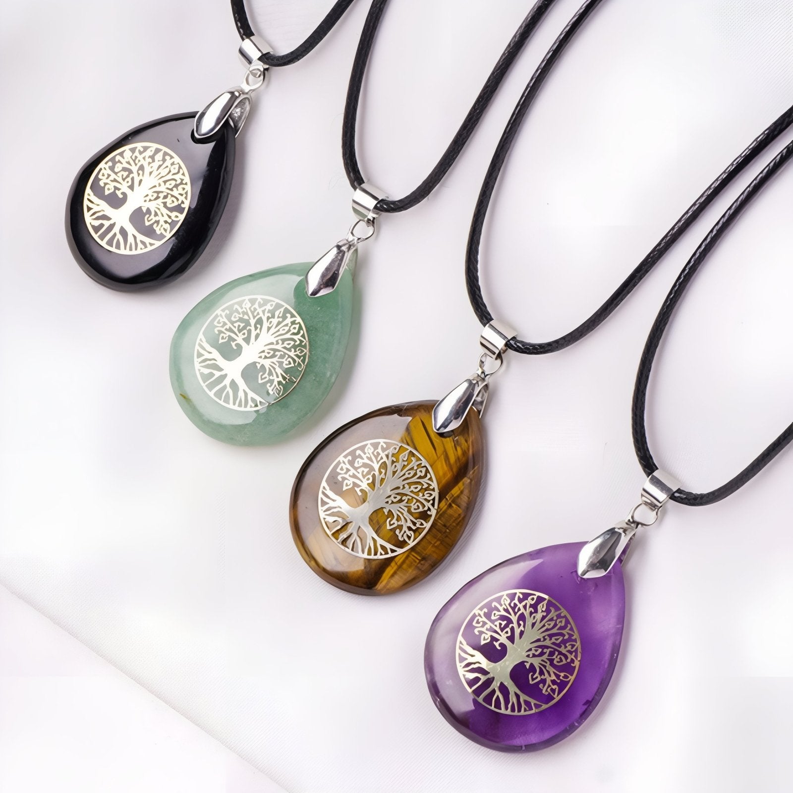 Collier symbolique pour femme, avec cordon noir et pendentif en pierre naturelle orné d'un arbre de vie