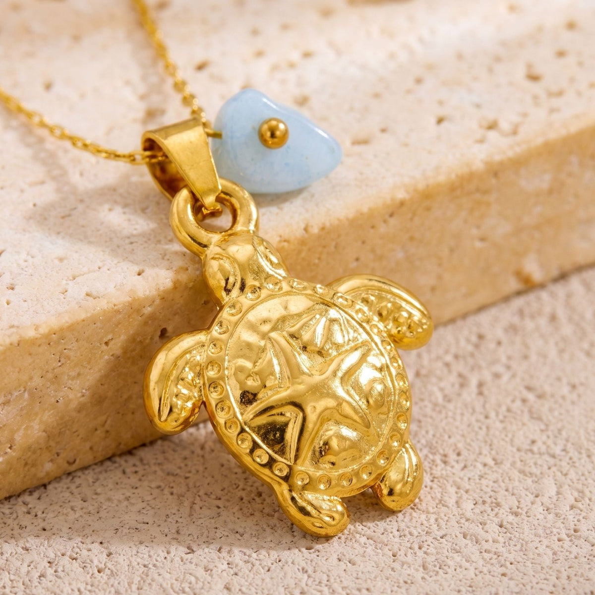 Collier tortue marine pour femme, en acier inoxydable doré, pendentif délicat avec pierre bleue
