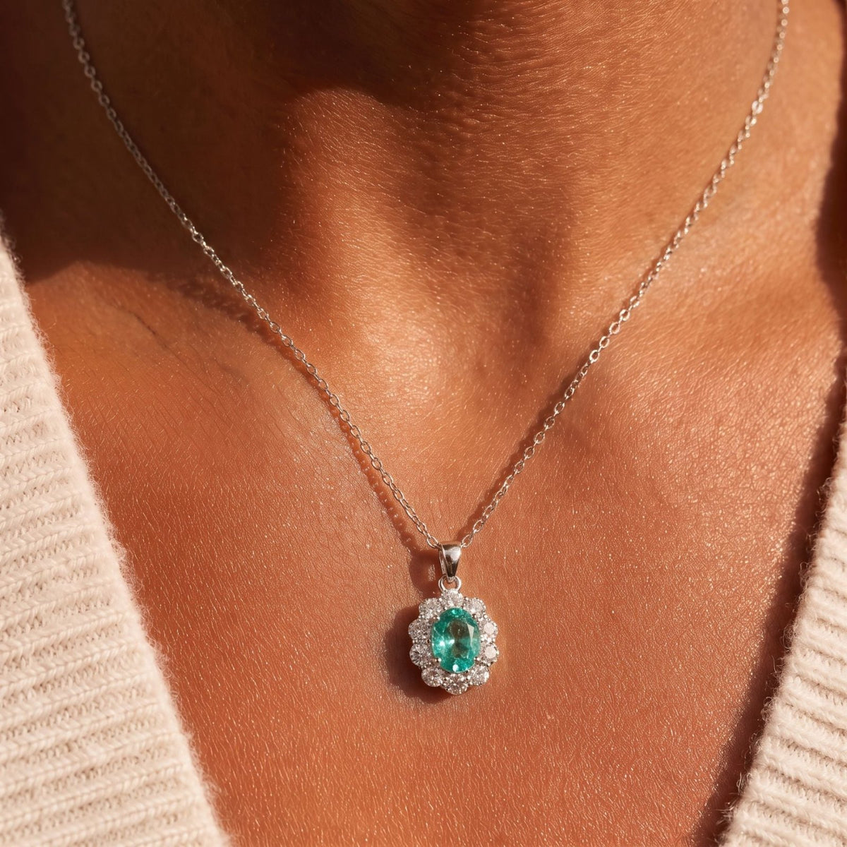 Collier tourmaline Paraiba pour femme en cuivre argenté, pendentif ovale bleu turquoise entouré de pierres blanches