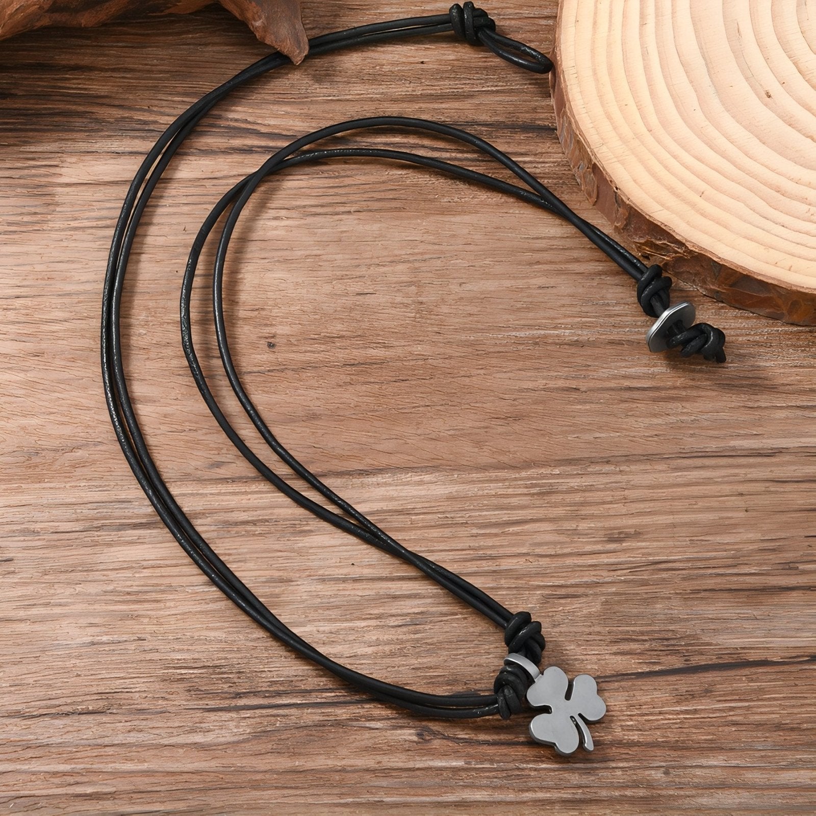 Collier trèfle à quatre feuilles mixte, cordon en cuir marron ou noir, style vintage porte - bonheur