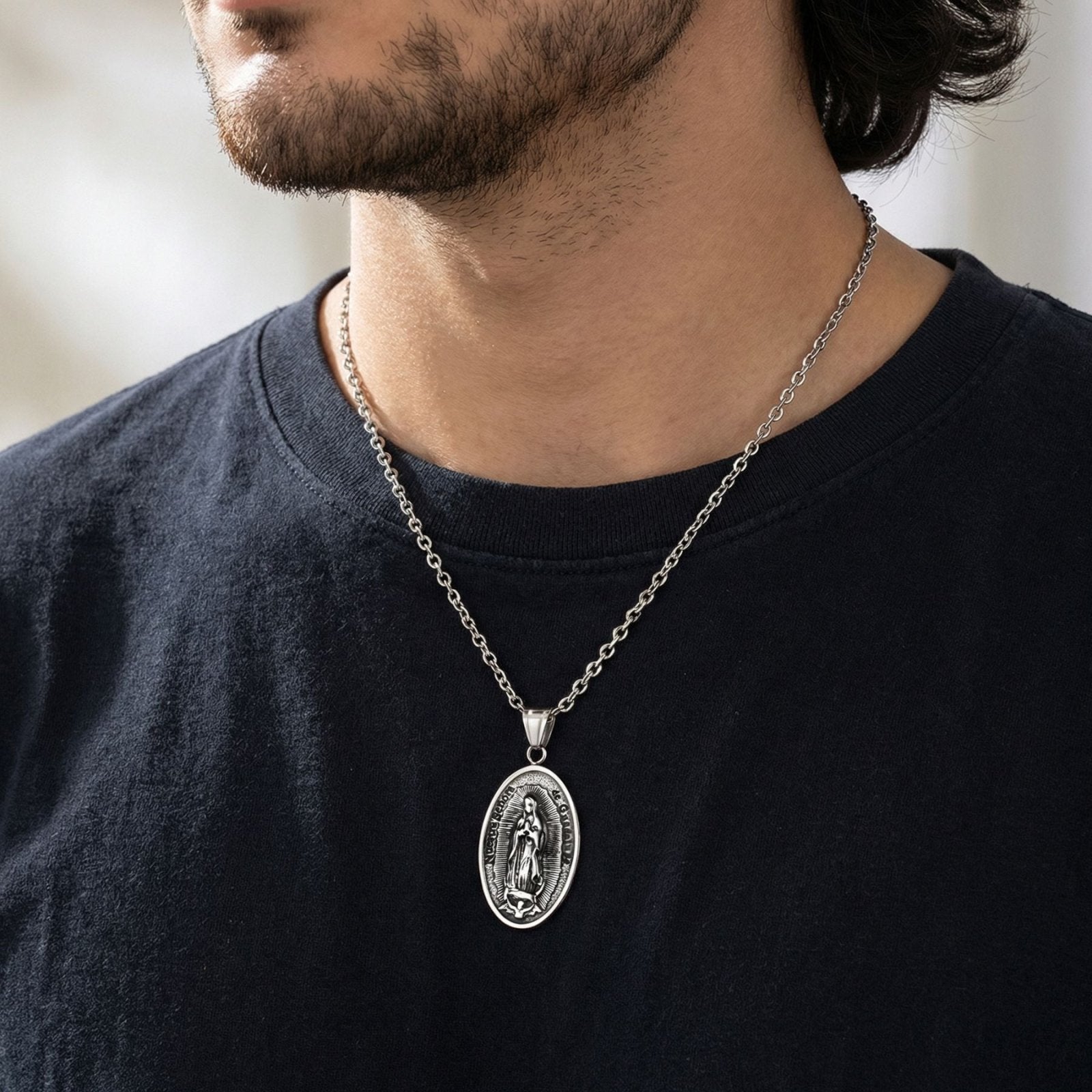 Collier unisexe Vierge Marie, chaîne forçat et pendentif ovale religieux, acier inoxydable