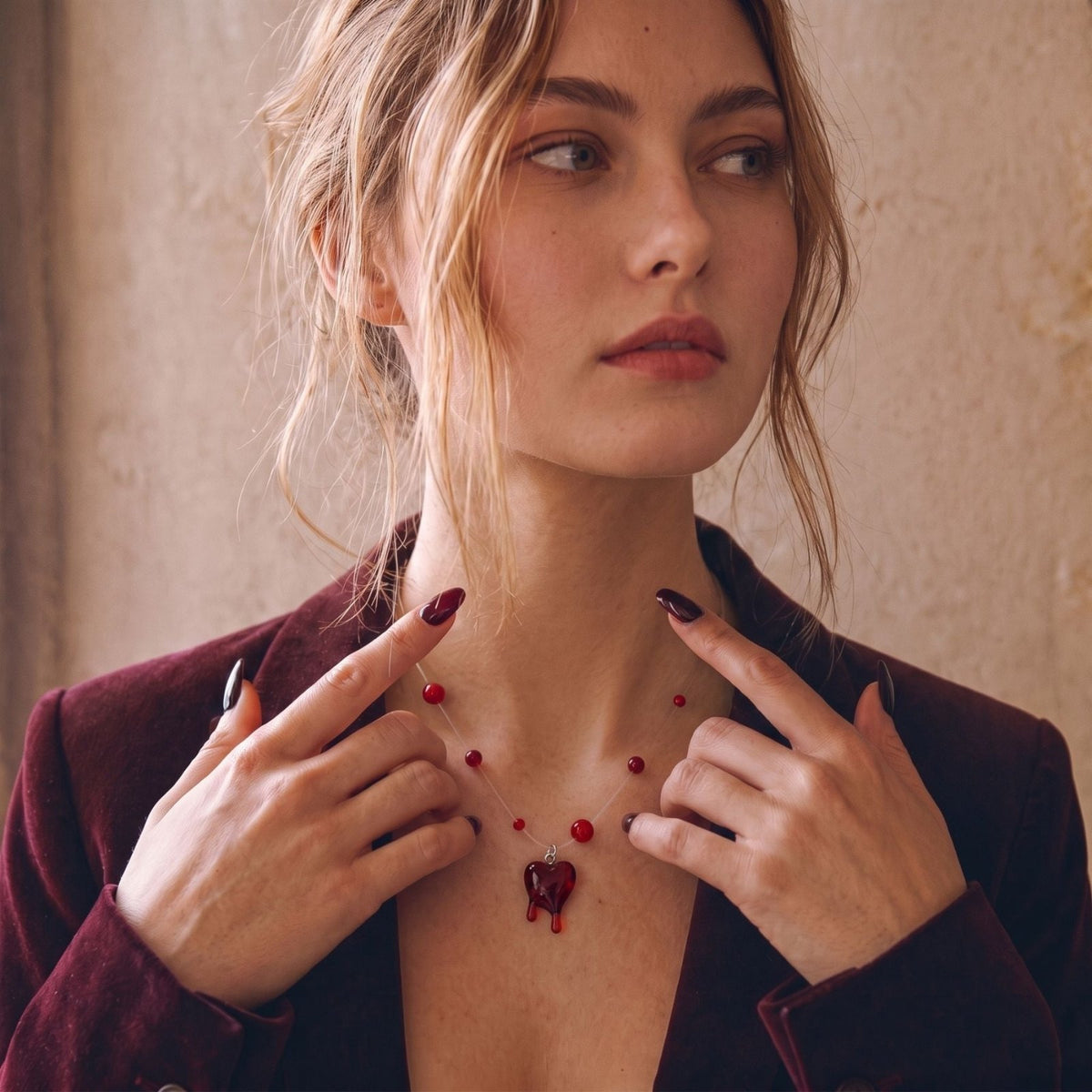 Collier vampire pour femme, en alliage de zinc, avec cœur rouge effet goutte